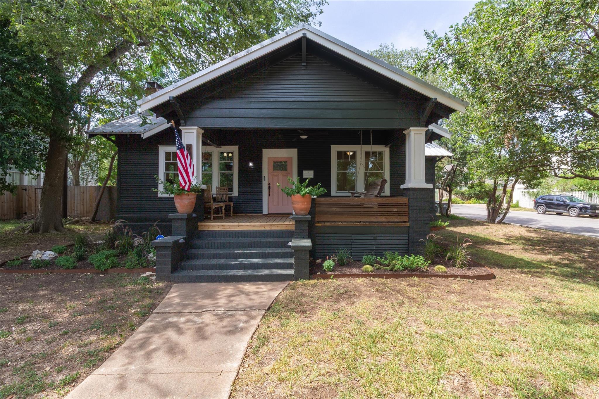 902 Hopkins, San Marcos, TX 78666 — photo 1