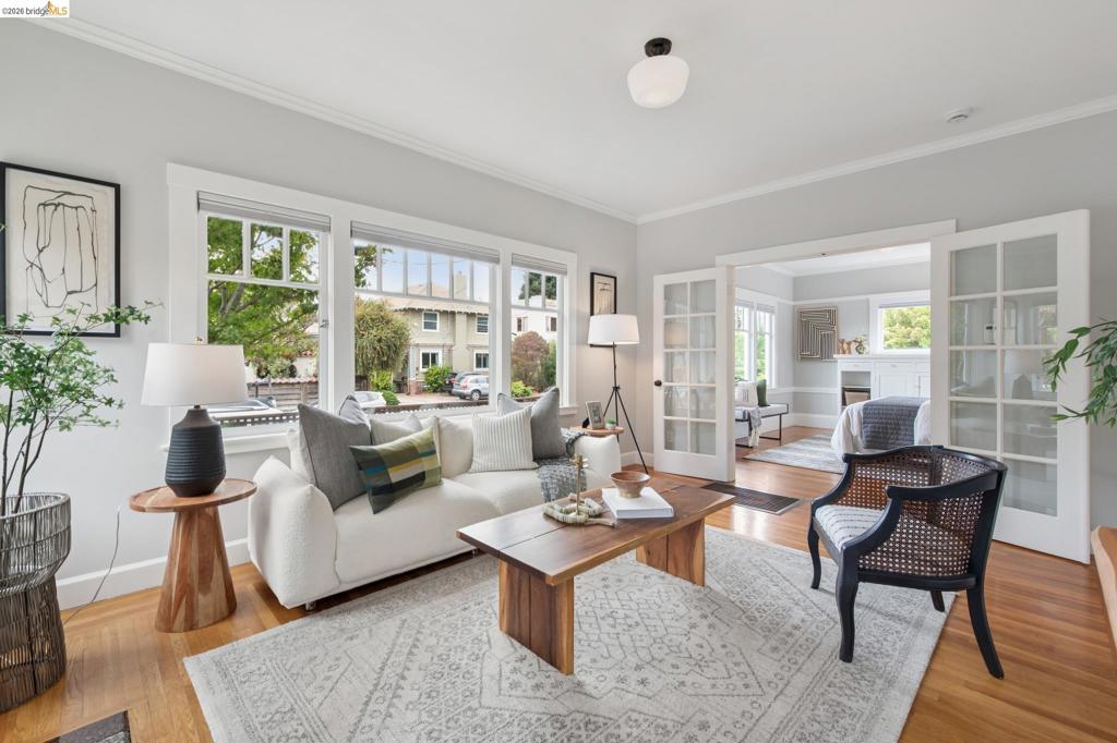 6426 Benvenue Ave 1, Oakland, CA 94618 — photo 1