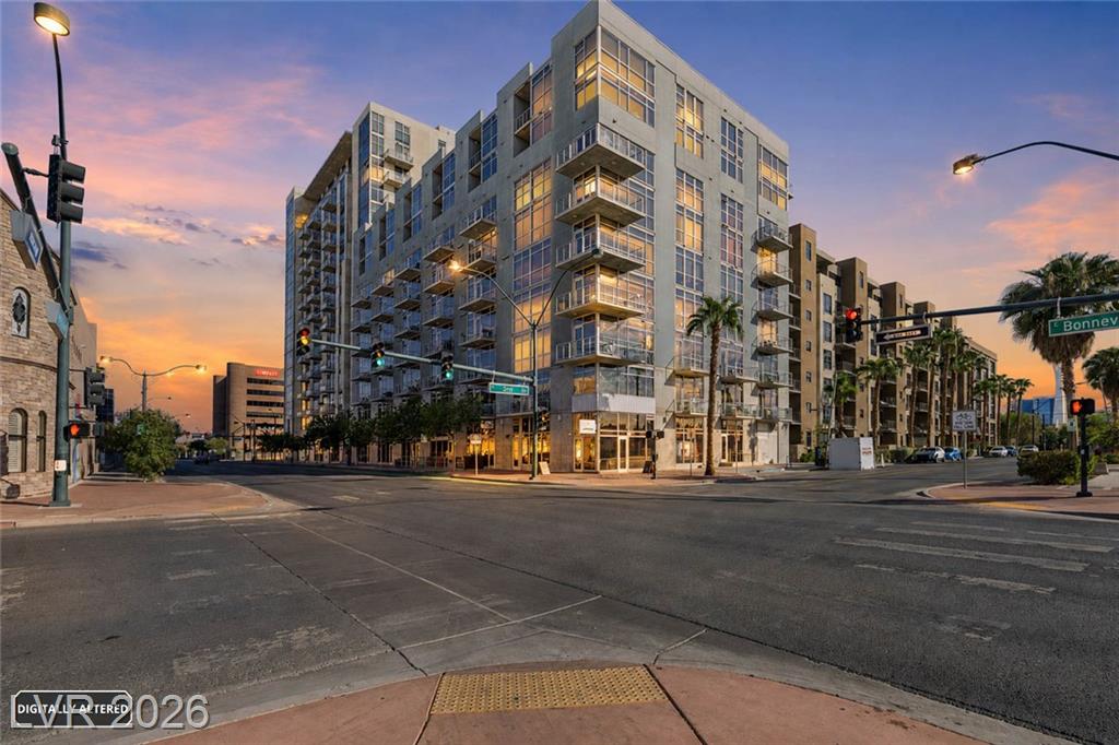 353 East Bonneville Avenue, Las Vegas, NV 89101 — photo 1