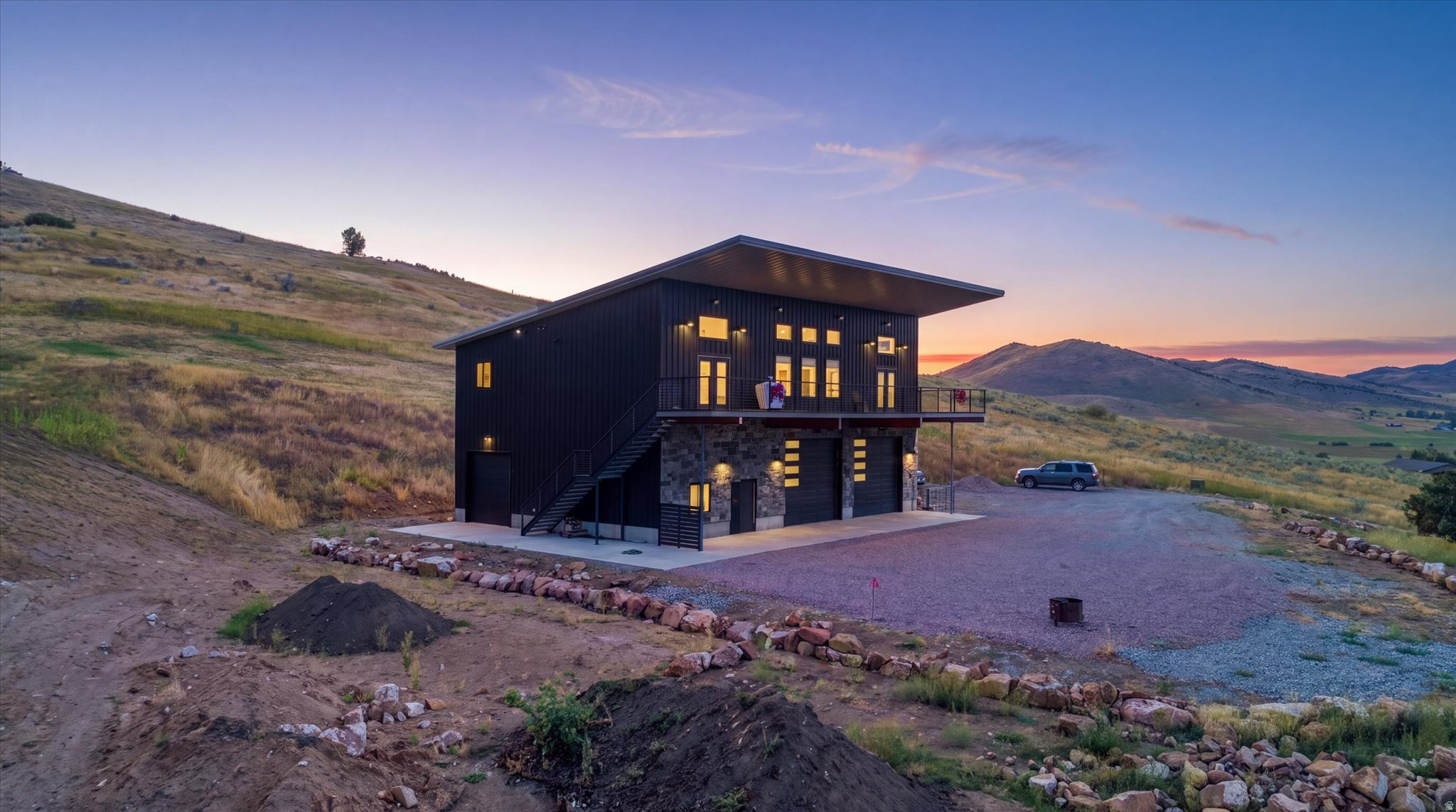 8099 N STRAWBERRY DR