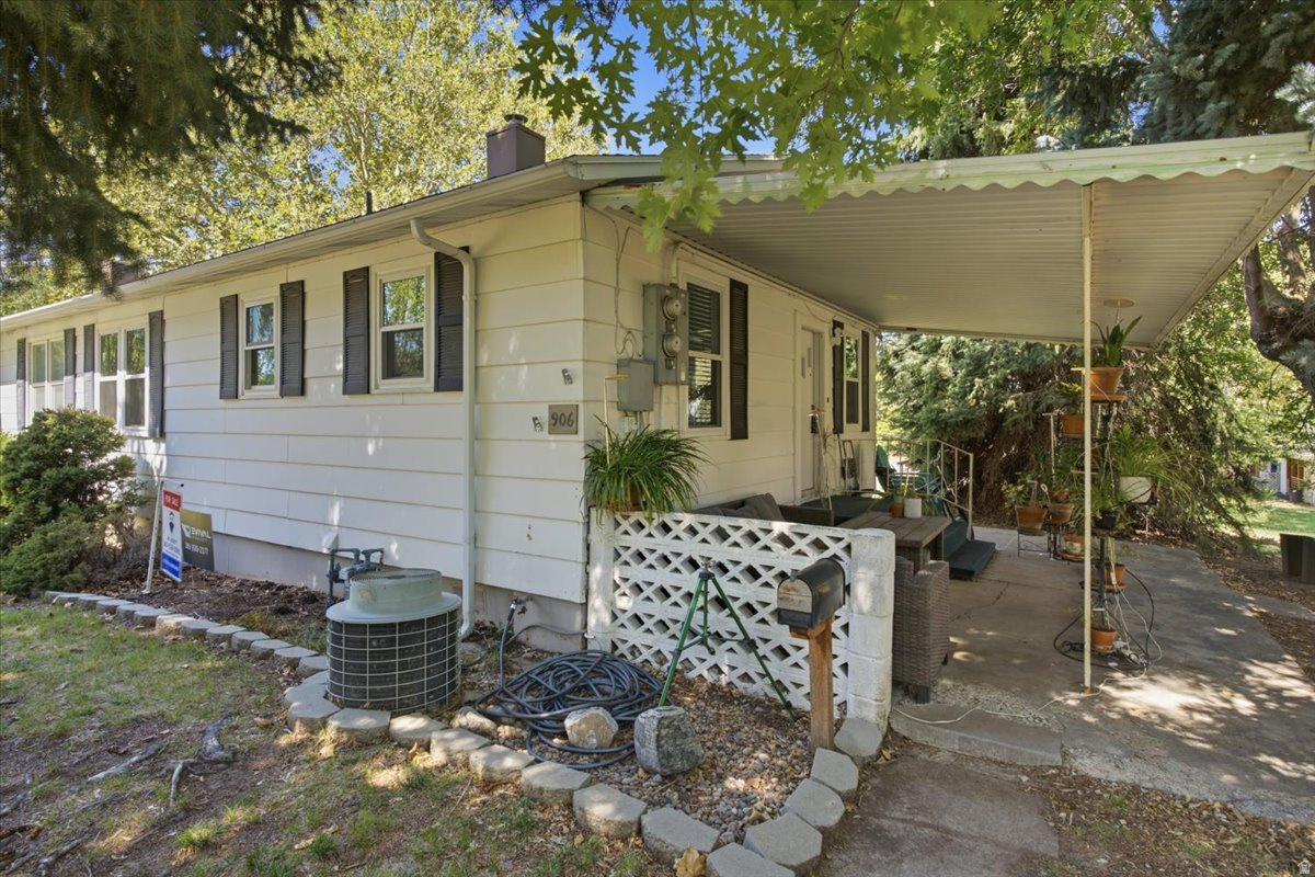 906  GRANDVIEW DR, Ogden, UT 84403 — photo 1
