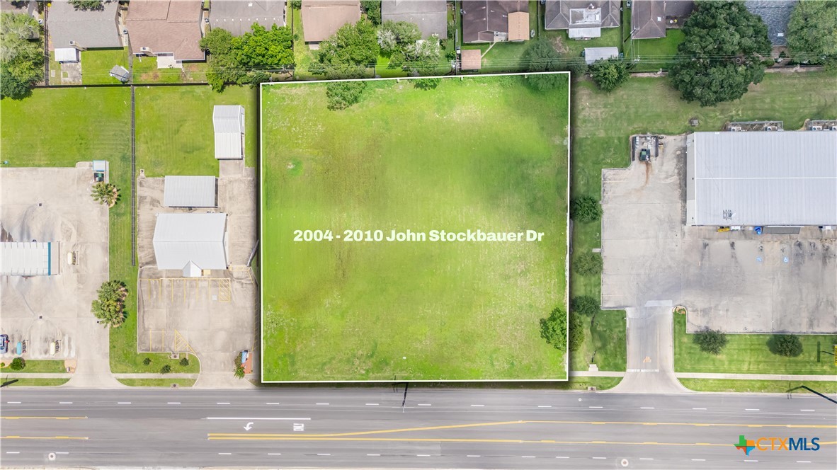 2010 John Stockbauer, Victoria, TX 77901 — photo 1
