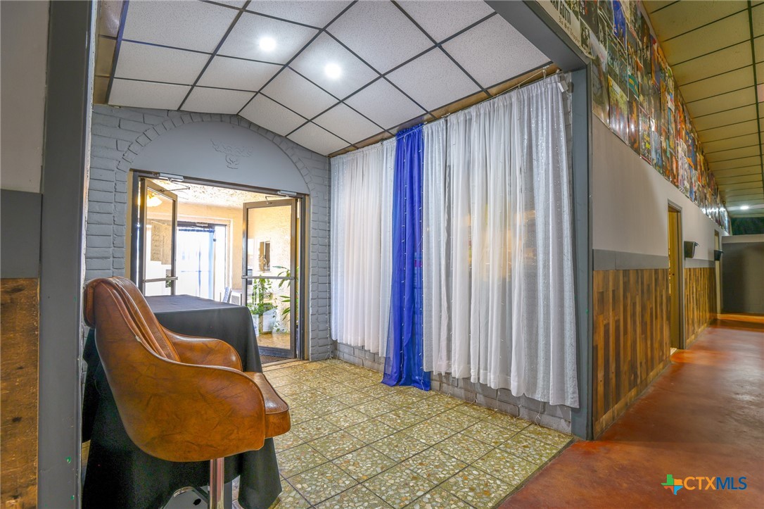 735 Interstate 10, Seguin, TX 78155 — photo 1