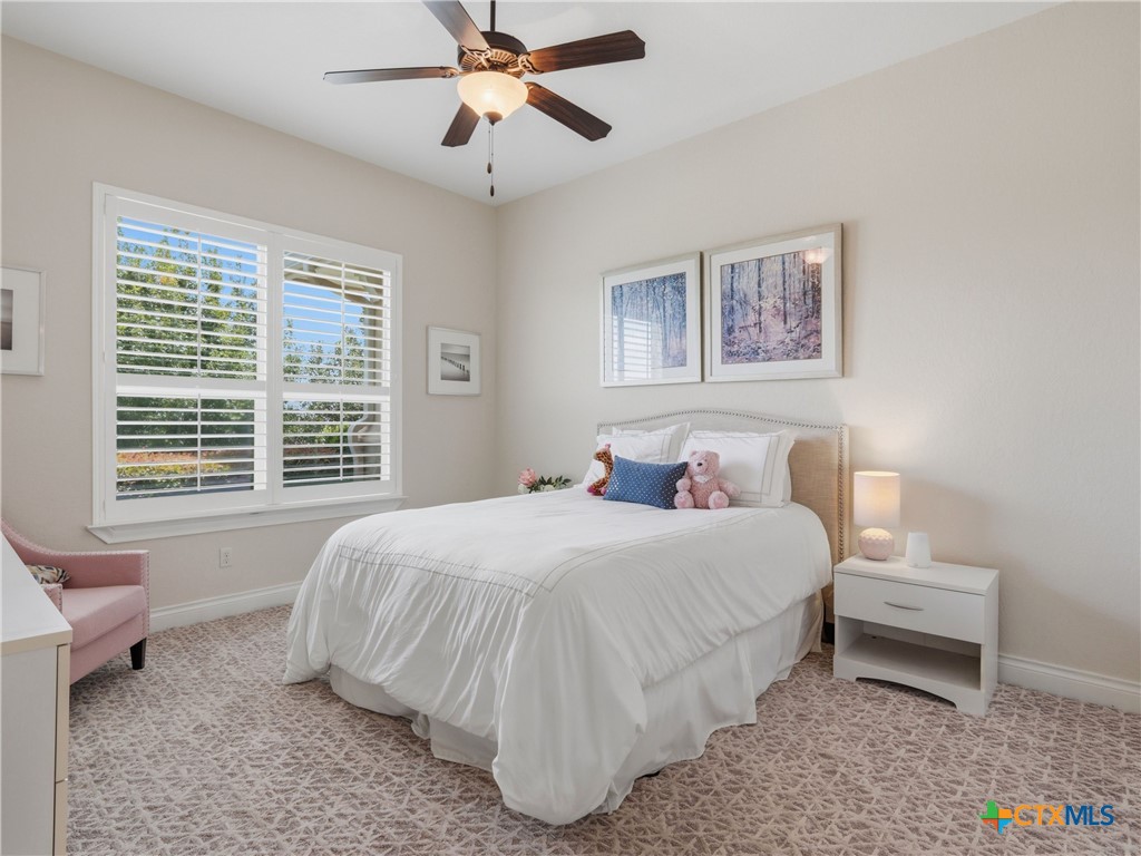 324 Valley, New Braunfels, TX 78132 — photo 1