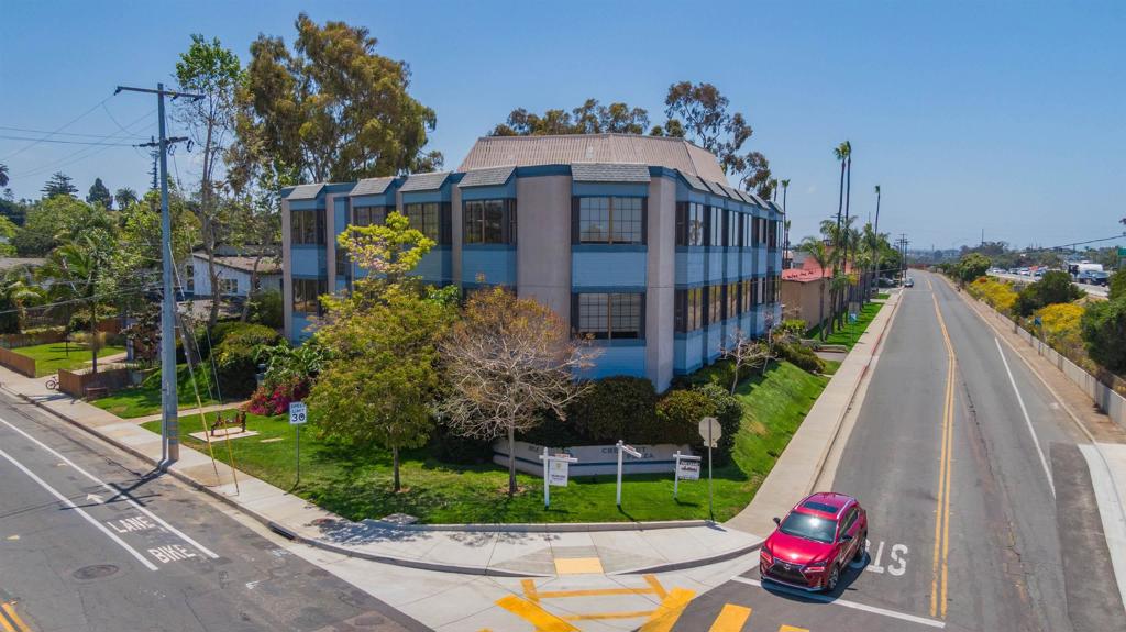 1015 Chestnut Ave STE D2/H2, Carlsbad, CA 92008 — photo 1