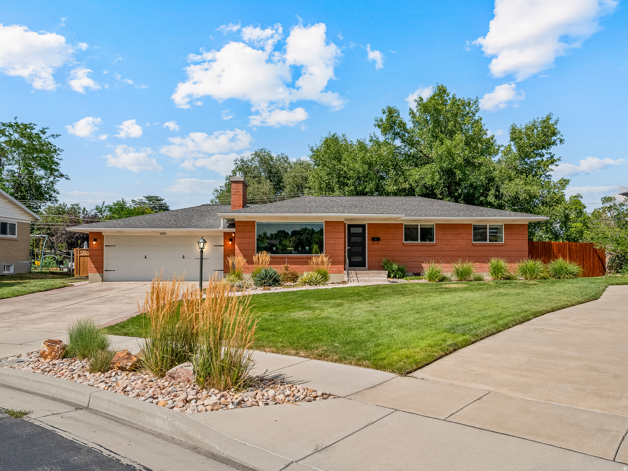 1081 E WESLEY RD, Murray, UT 84117 — photo 1