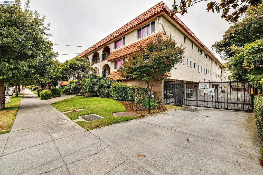 2133 Santa Clara Ave 328, Alameda, CA 94501-9999 — photo 1