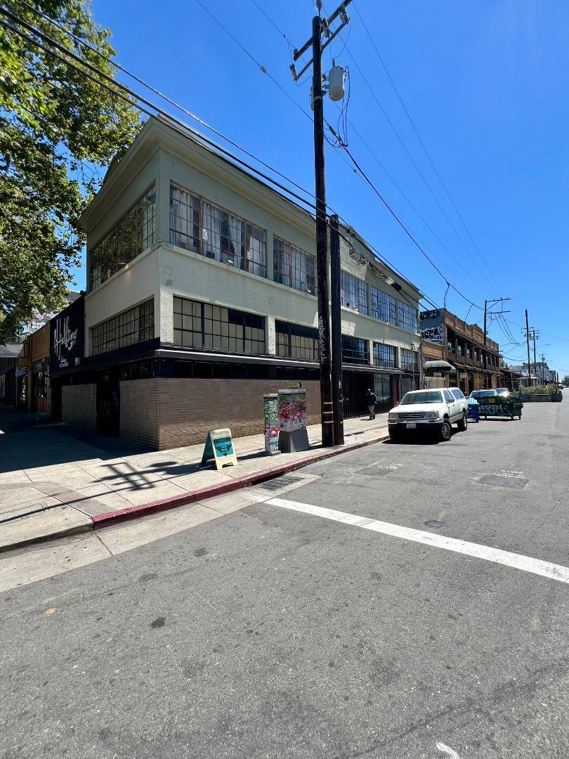 300 Broadway, Oakland, CA 94607 — photo 1