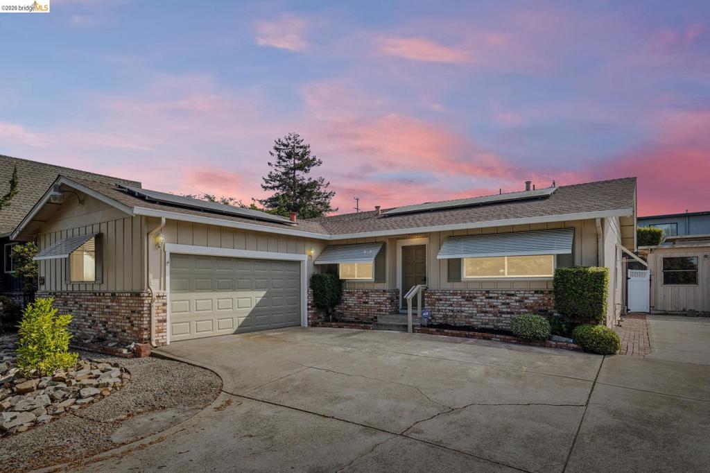 1112 Kelvin Rd, El Sobrante, CA 94803-1013 — photo 1