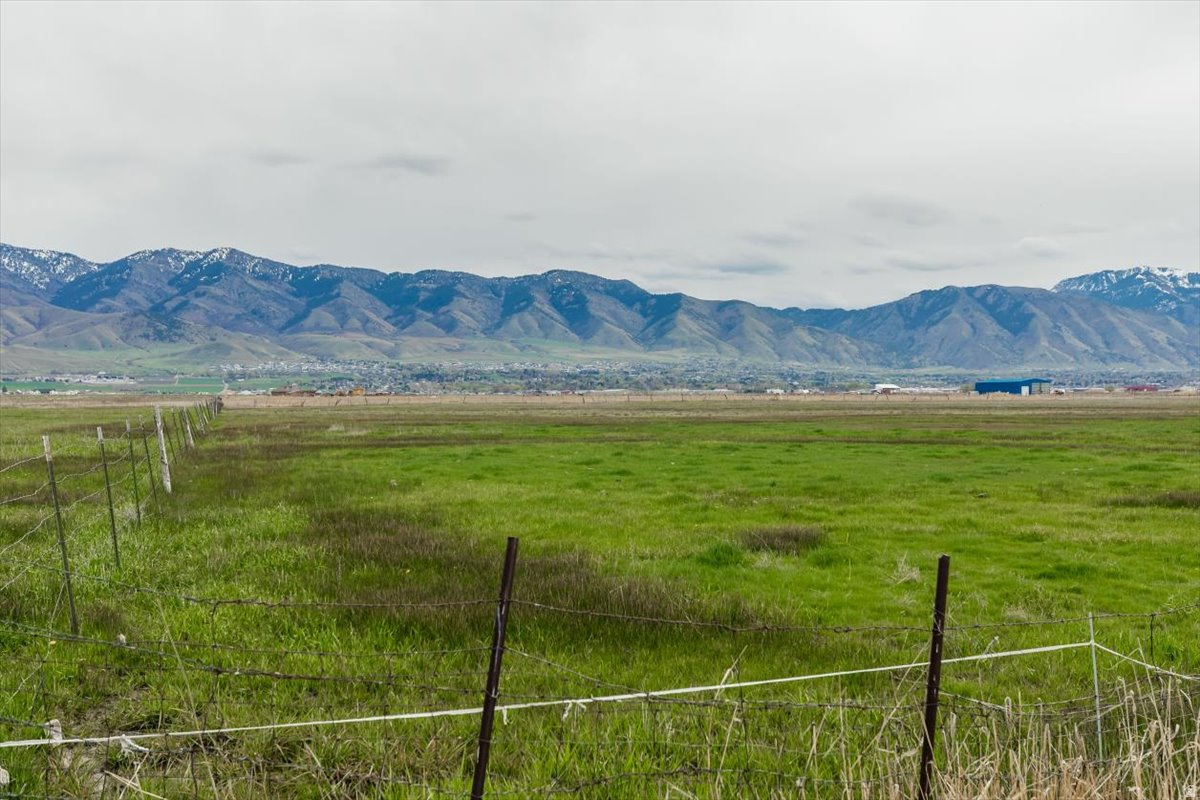 1001 W 4200 N, Smithfield, UT 84335 — photo 1