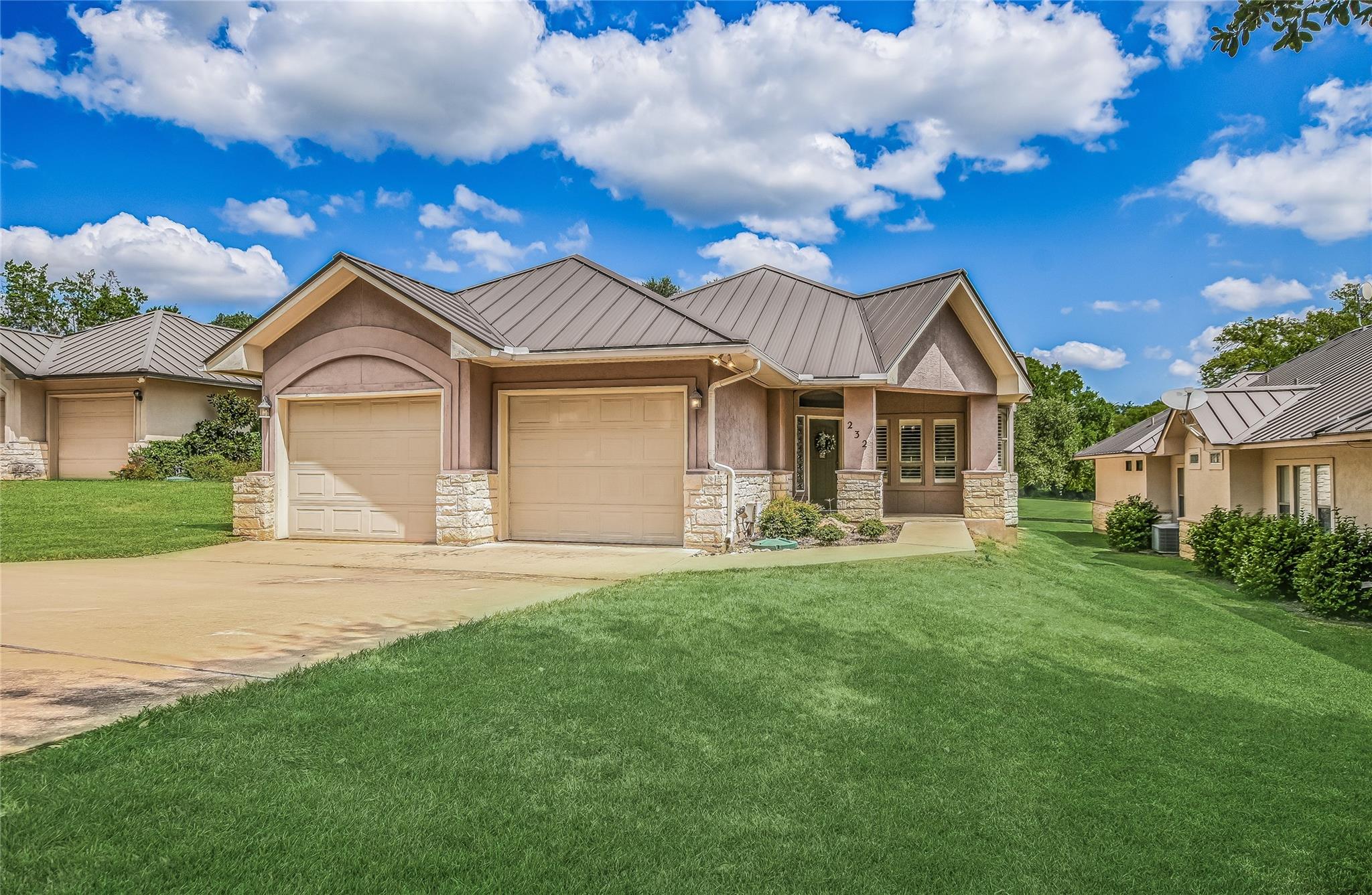 232 Fault Line, Horseshoe Bay, TX 78657 — photo 1