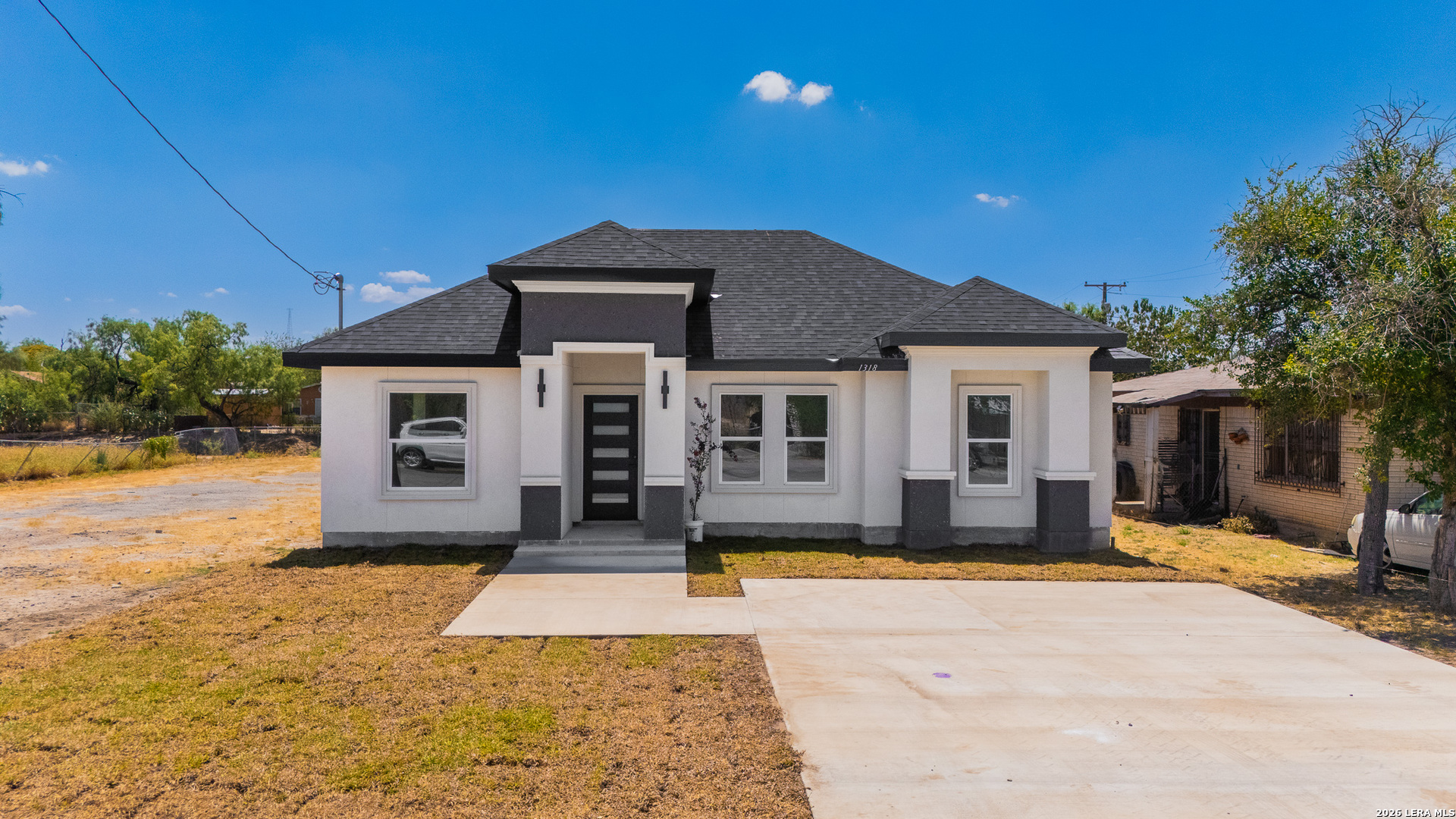 1318 Williams St, Eagle Pass, TX 78852 — photo 1