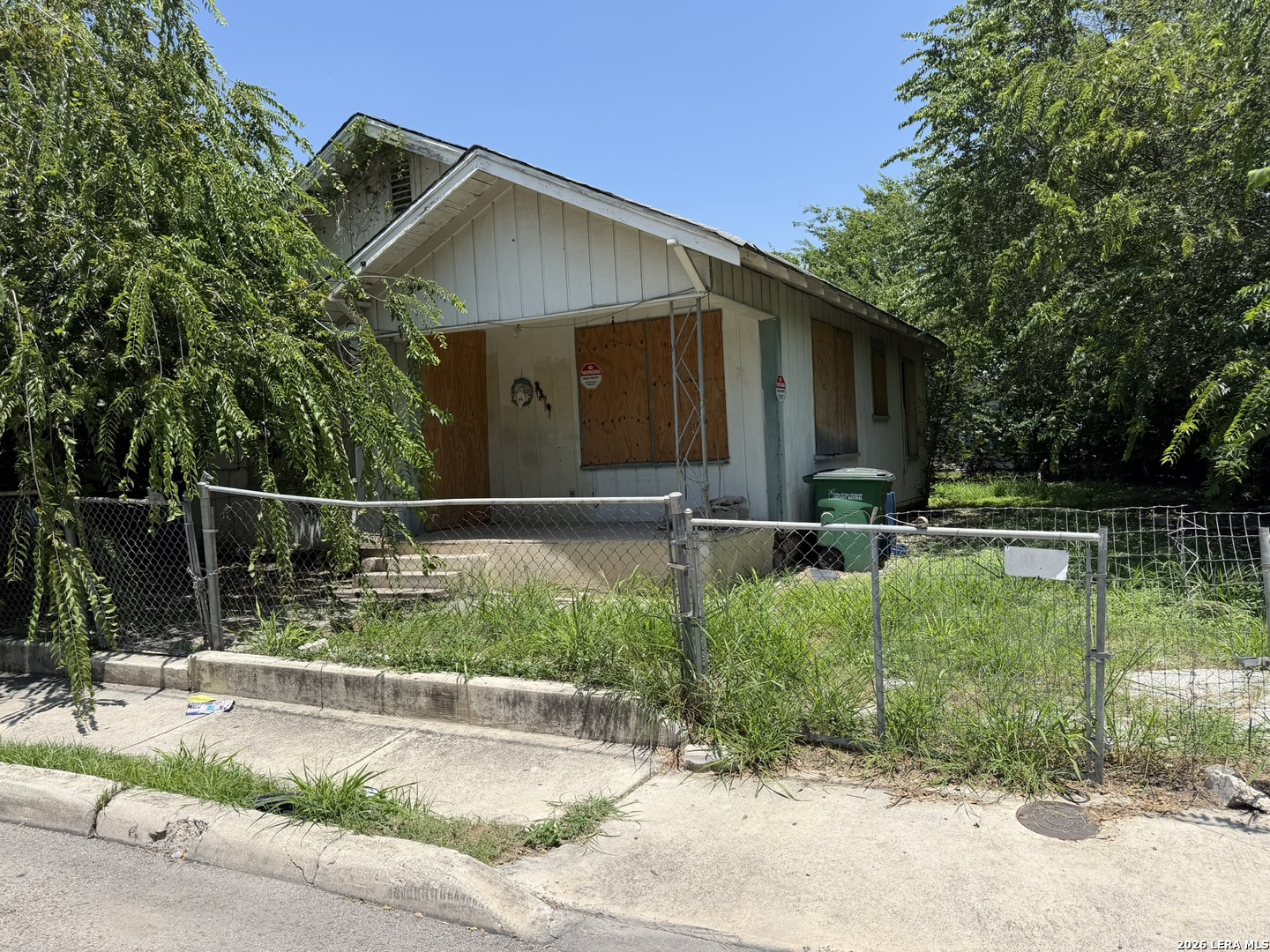 2319 W Poplar, San Antonio, TX 78207 — photo 1
