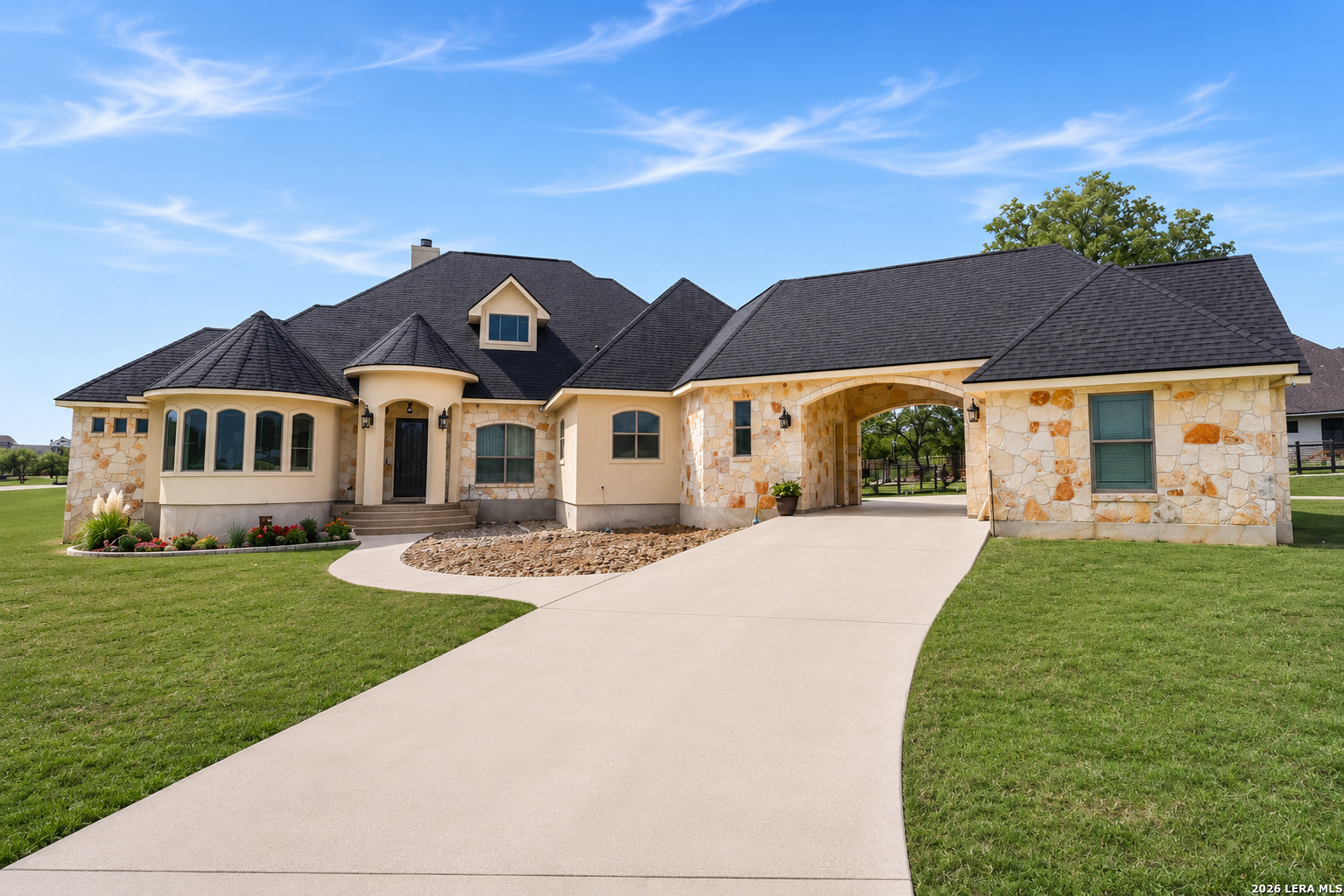 105 N Abrego Crossing, Floresville, TX 78114 — photo 1