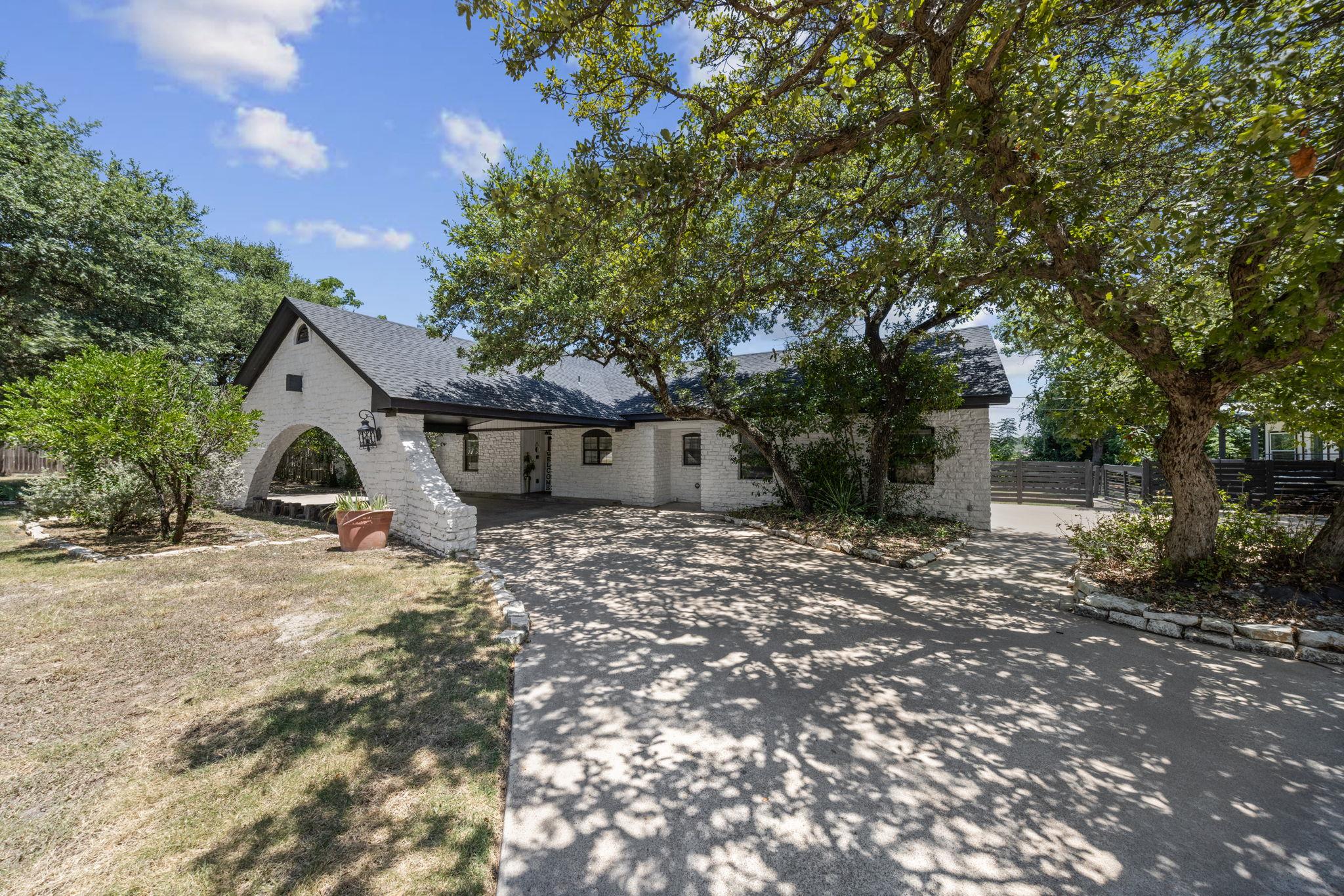 349 Arrowhead Point, Belton, TX 76513 — photo 1