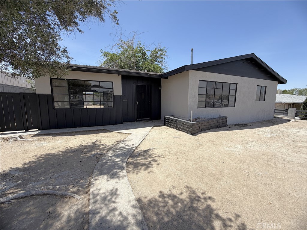 320 Frances, Barstow, CA 92311 — photo 1