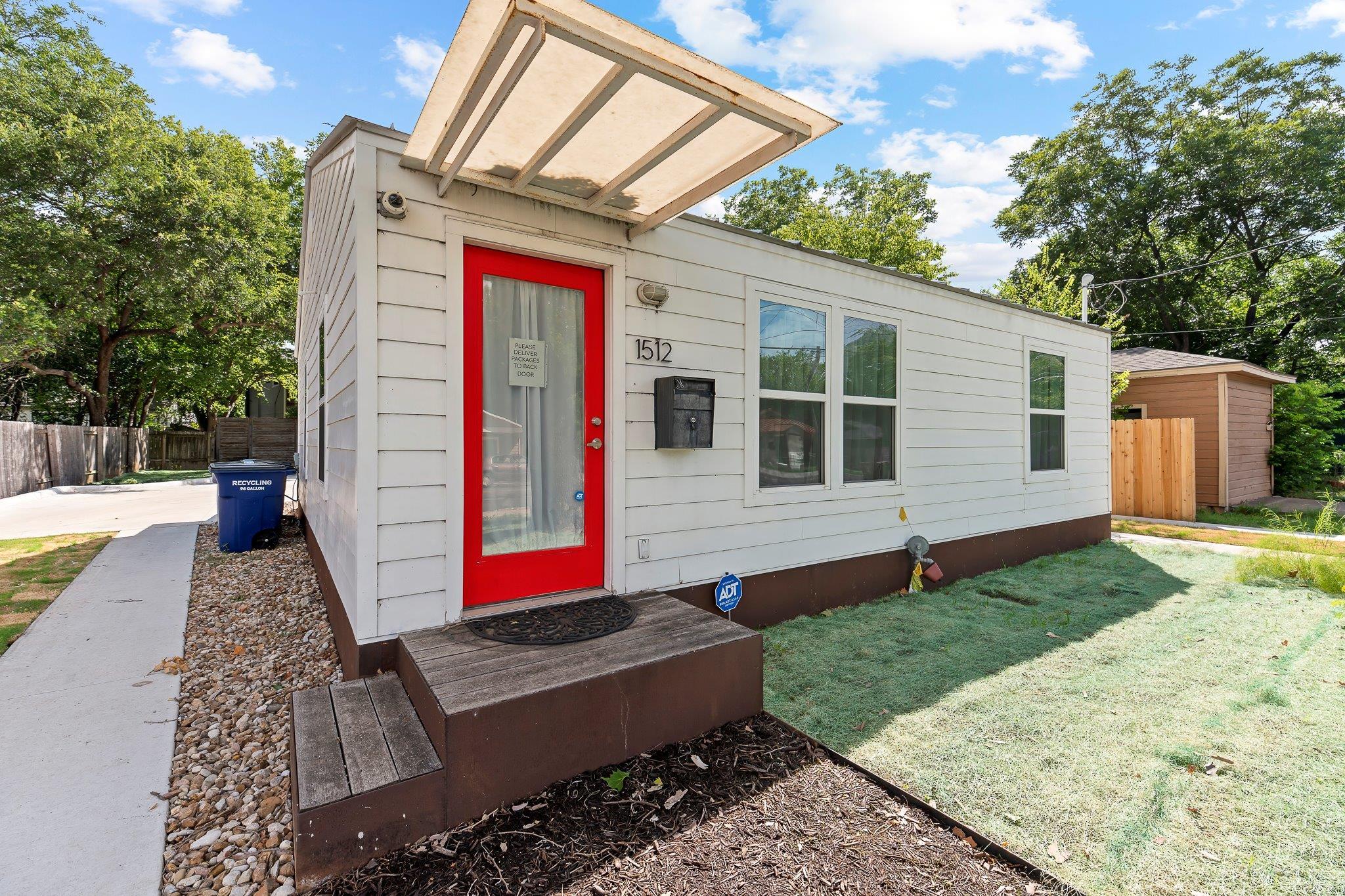1512  W Koenig Lane Ln, Austin, TX 78756 — photo 1