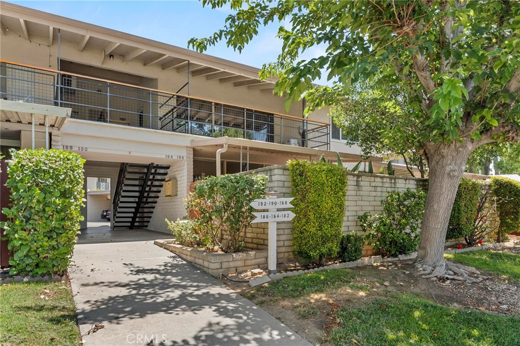 186 N Center, Redlands, CA 92373 — photo 1