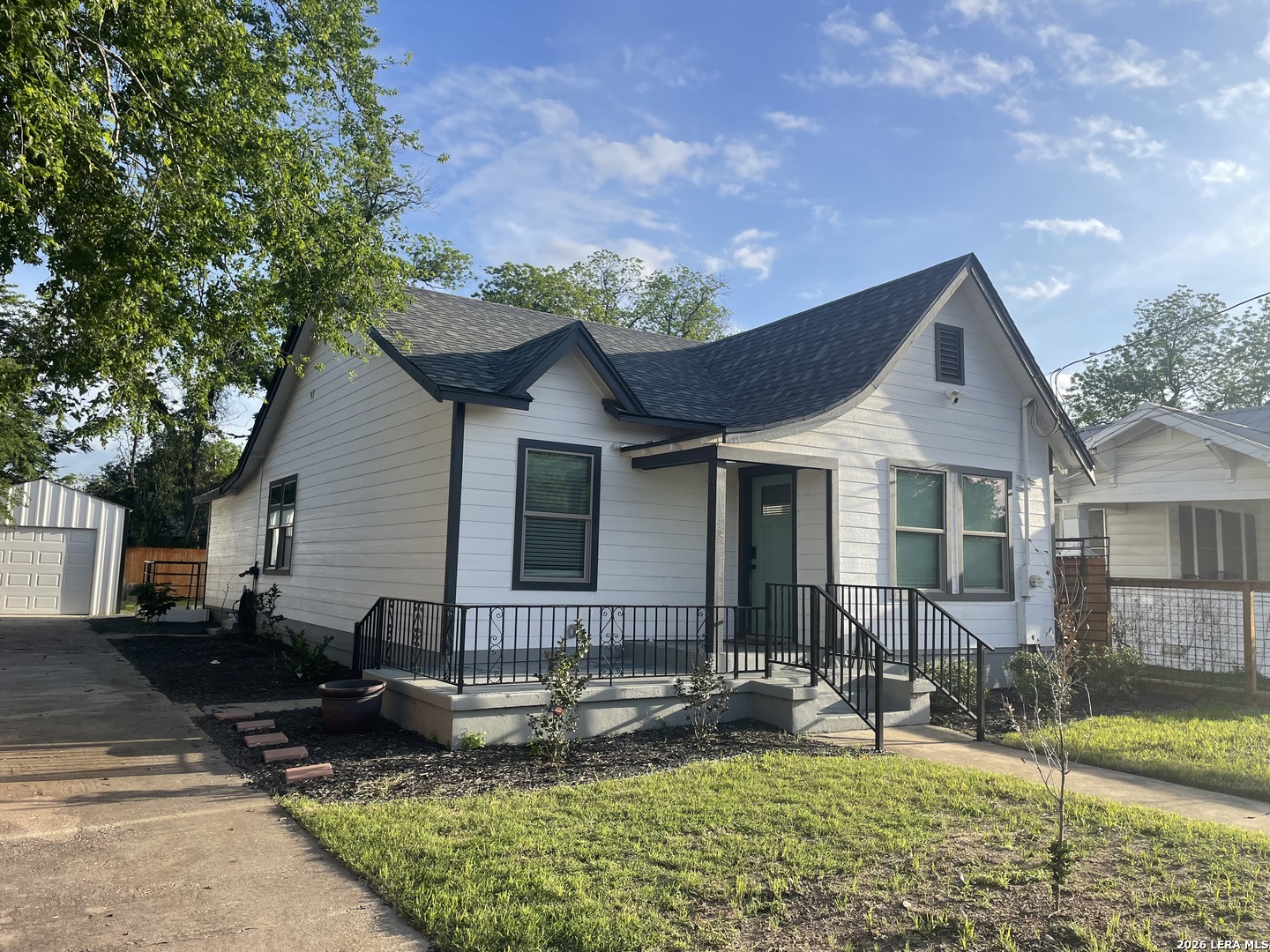 854 Canton, San Antonio, TX 78202 — photo 1