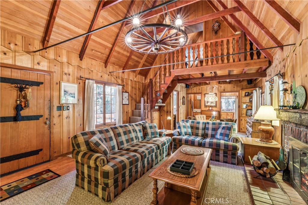 404 Hillside, Lake Arrowhead, CA 92352 — photo 1