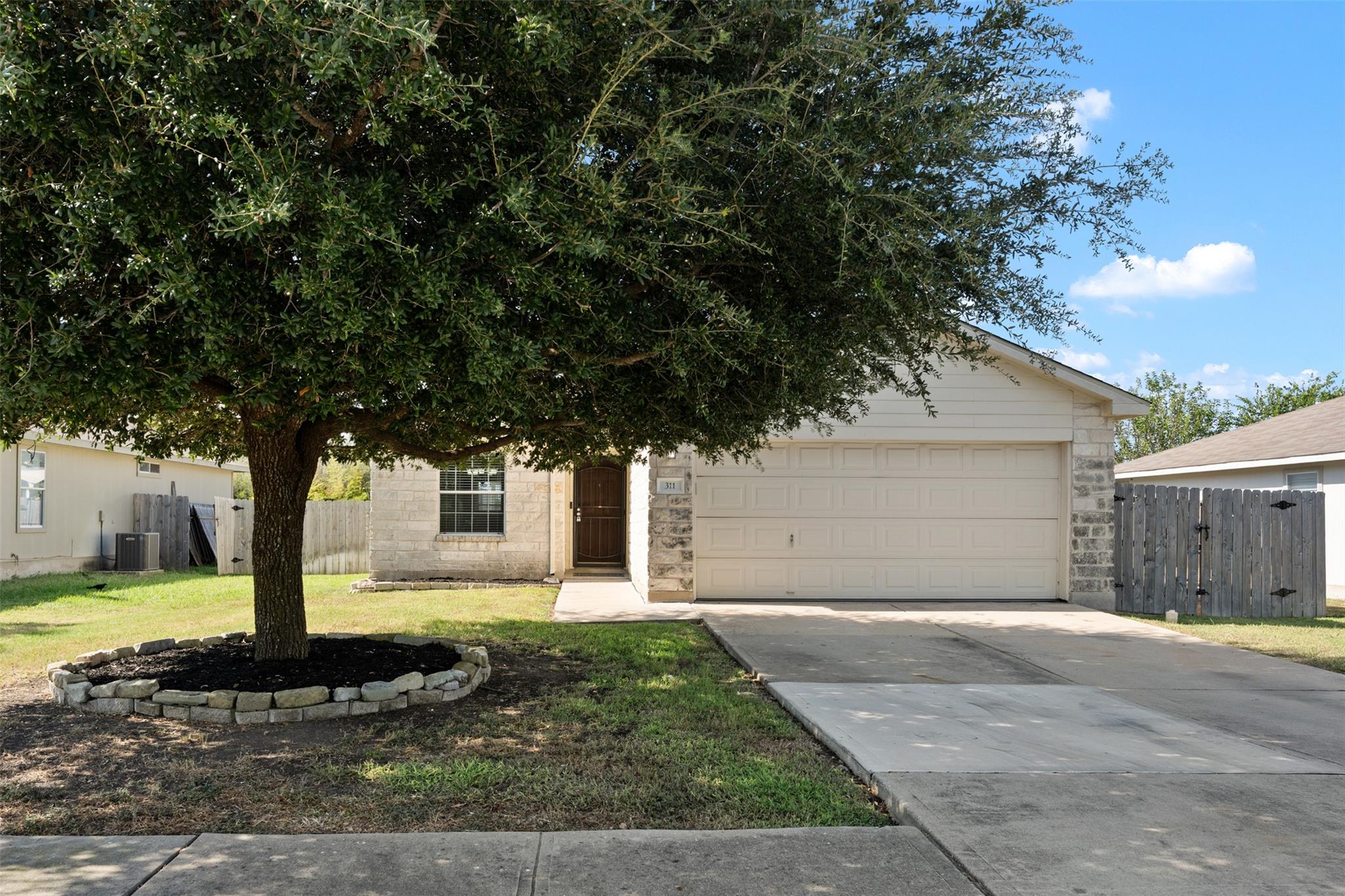 311  Phillips St, Hutto, TX 78634 — photo 1