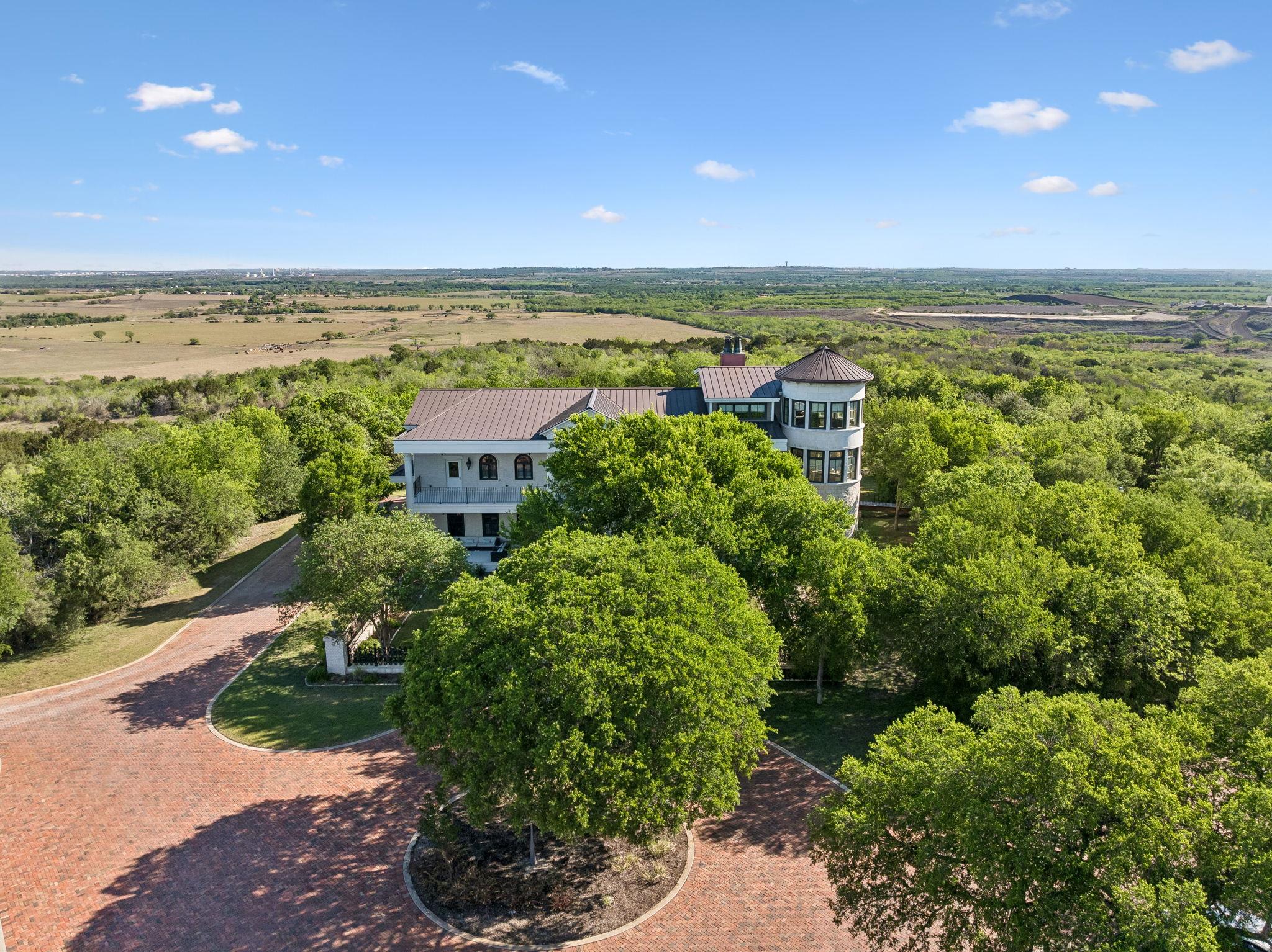 999 Schwarzlose Rd, New Braunfels, TX 78130 — photo 1