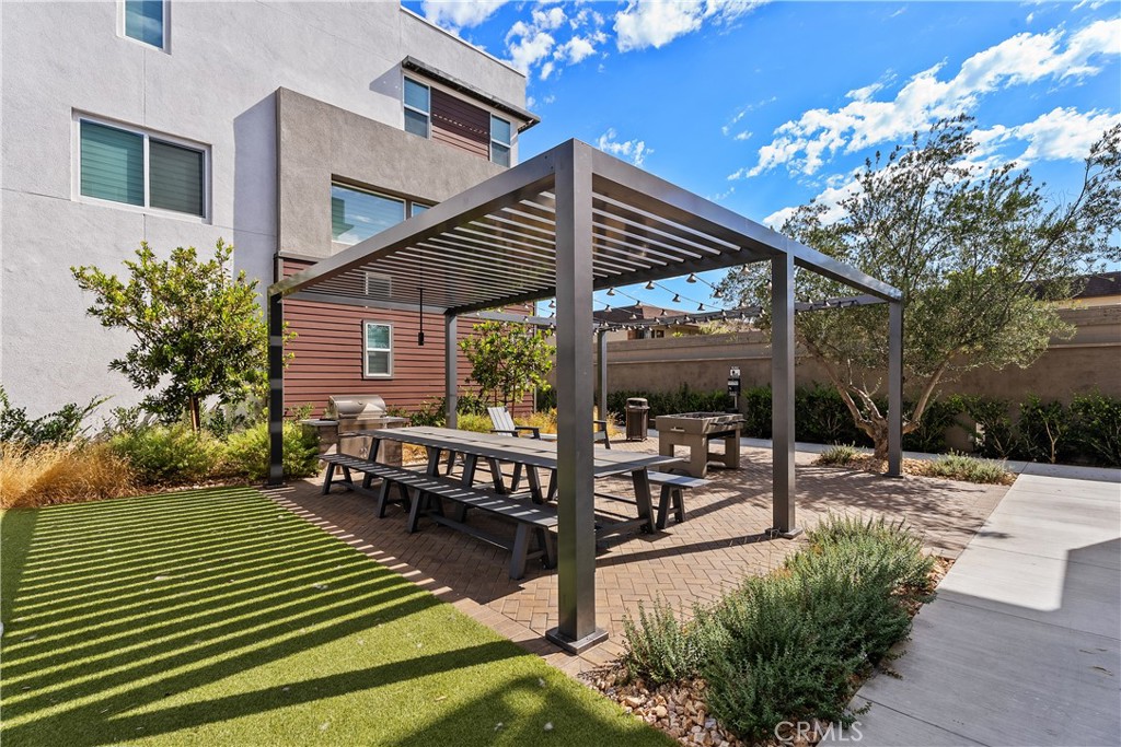 651 S Lyon Street, Santa Ana, CA 92701 — photo 1
