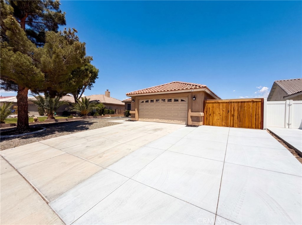 13185 Great Falls, Victorville, CA 92395 — photo 1