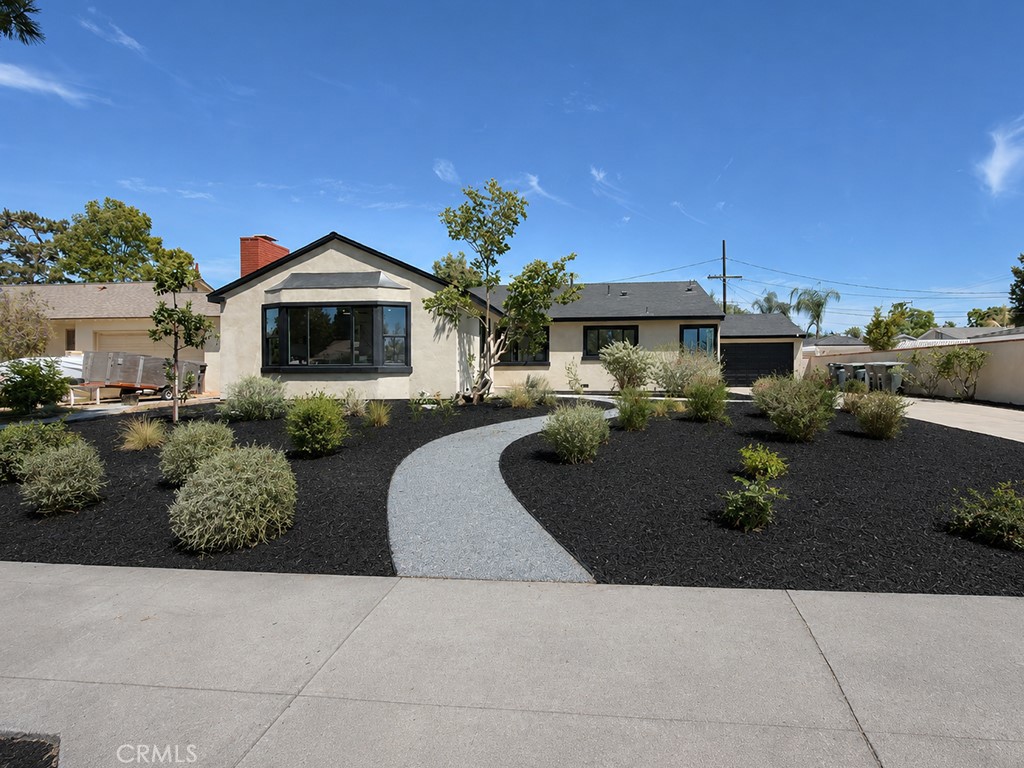 527 N Park, Orange, CA 92867 — photo 1