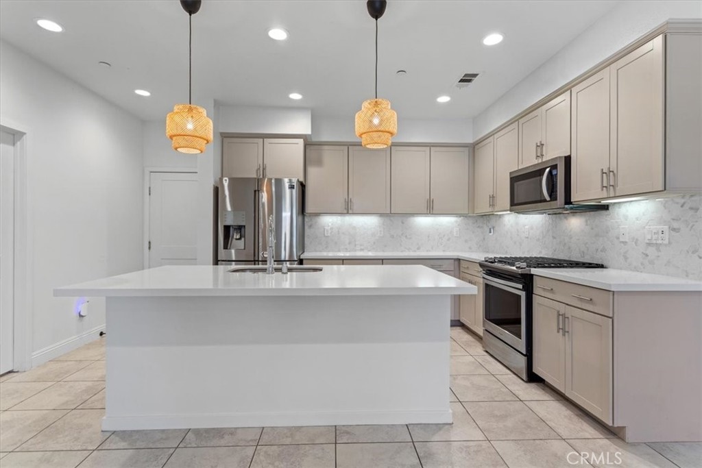1821 Poppy Drive 5, Simi Valley, CA 93065 — photo 1