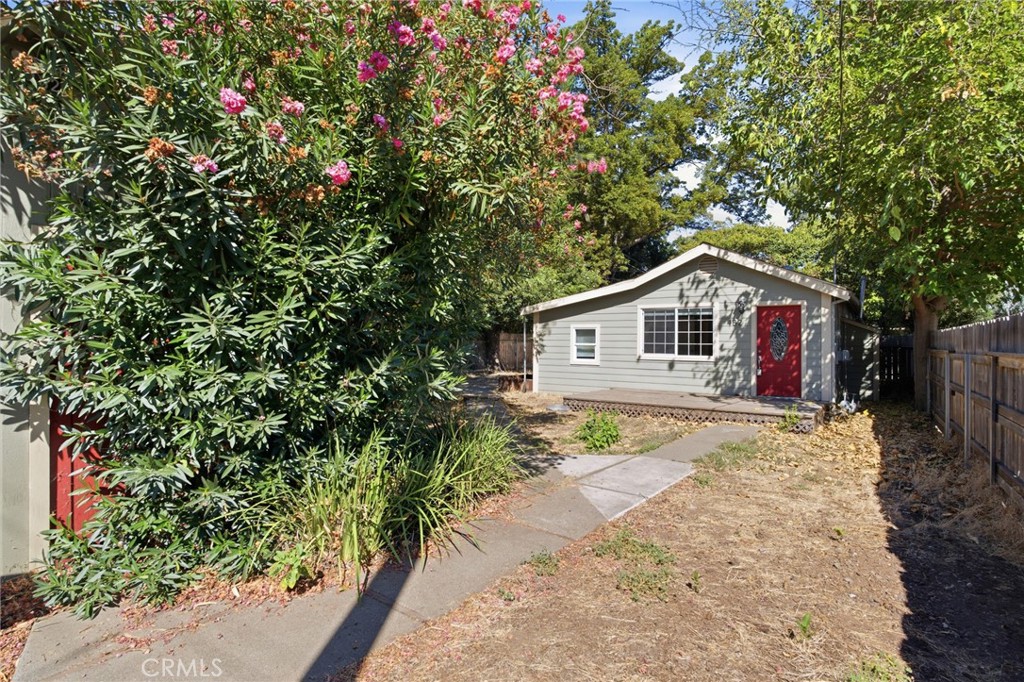 482 East 5th Avenue, Chico, CA 95926 — photo 1