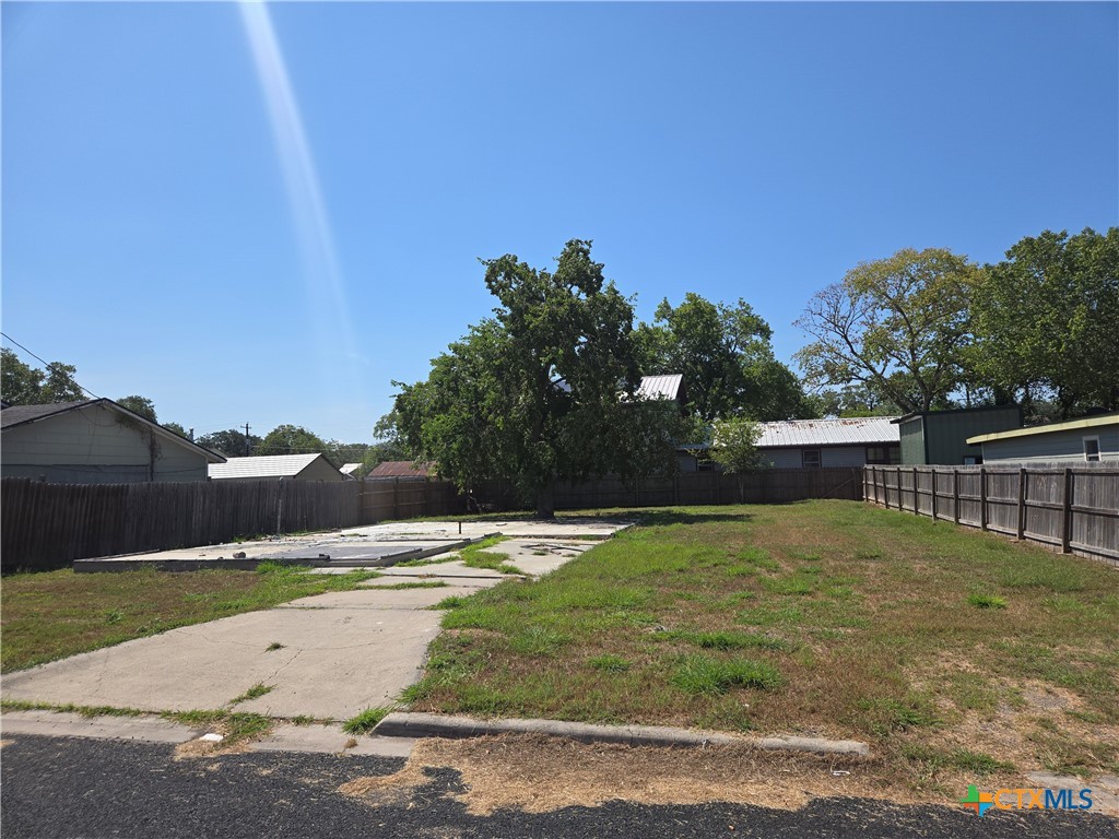 1003 E Virginia Avenue, Victoria, TX 77901 — photo 1