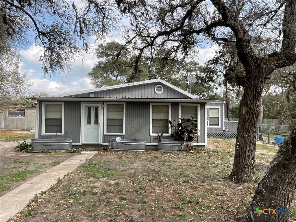 298 Winding Way, Victoria, TX 77905 — photo 1