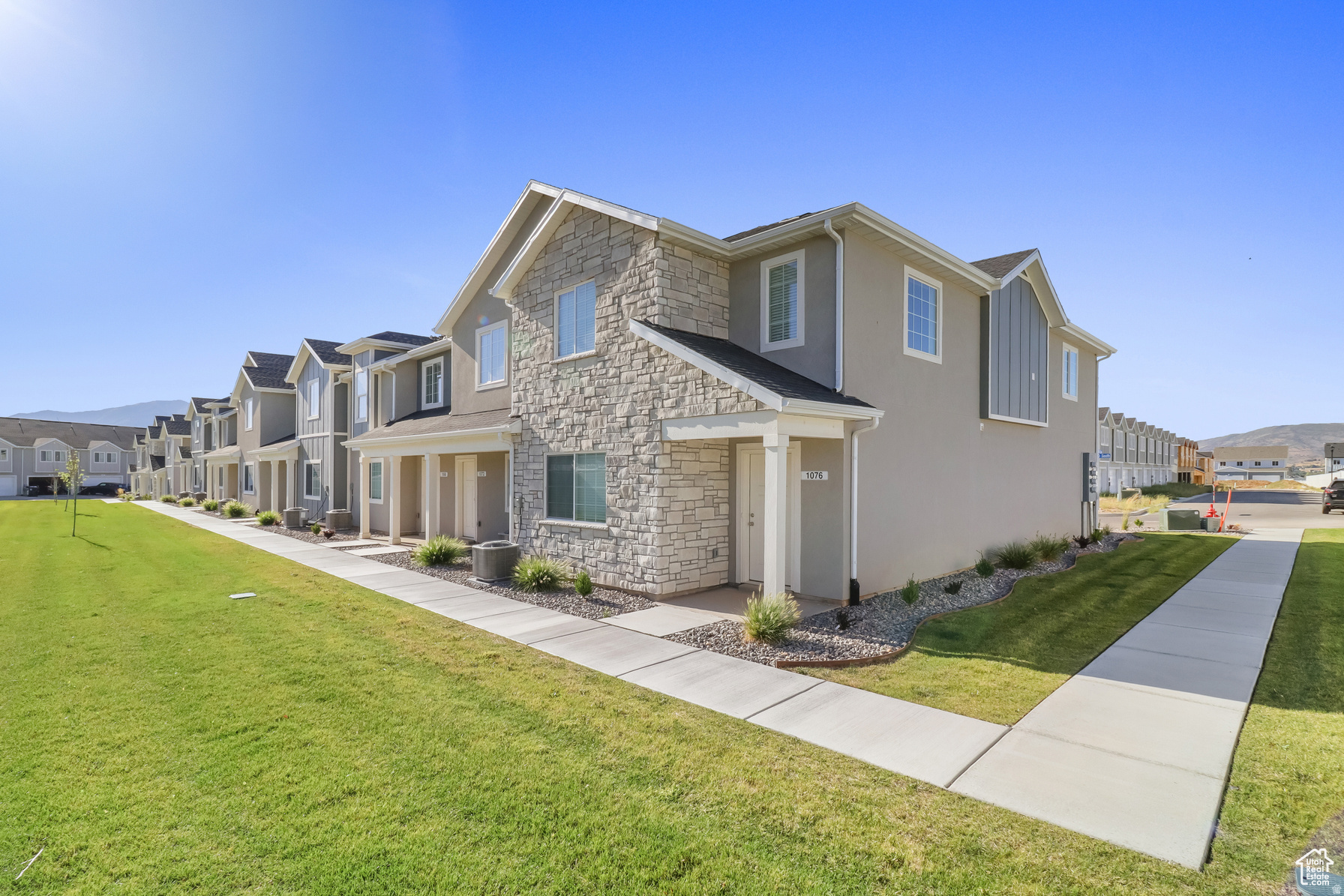 1054 E 2220 S, Heber City, UT 84032 — photo 1