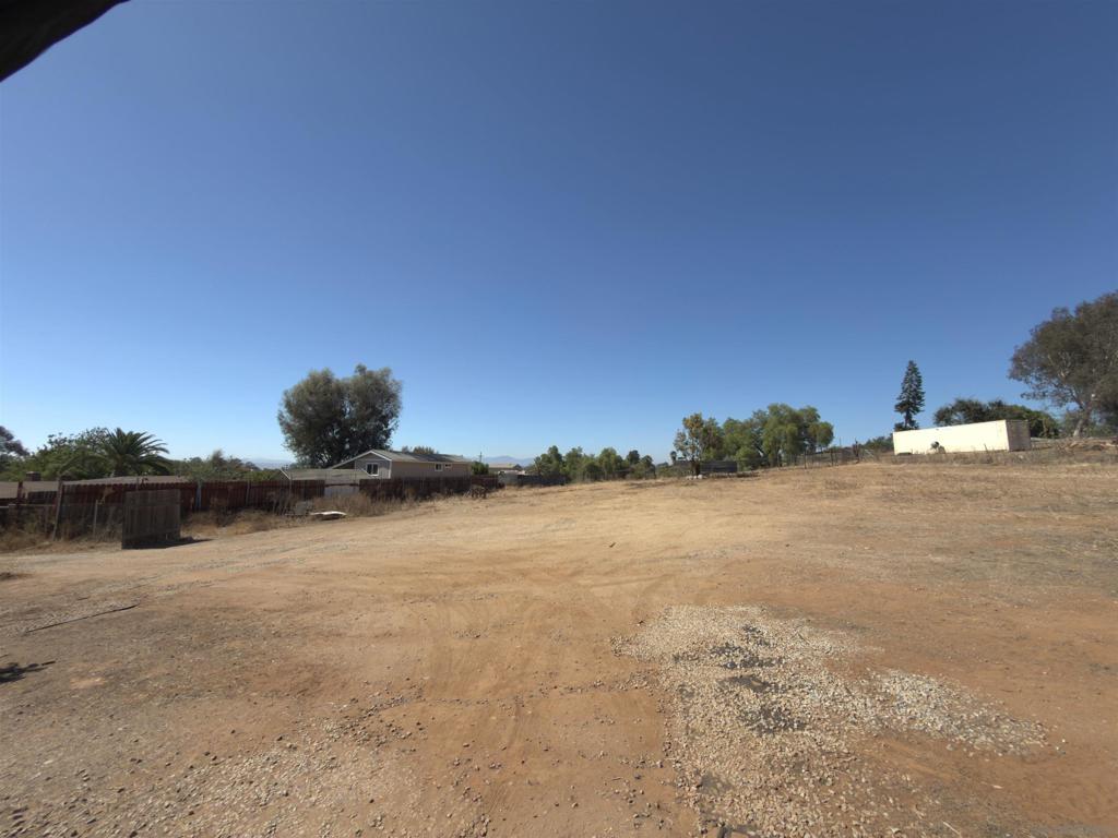 2055 riviera dr, Vista, CA 92084 — photo 1