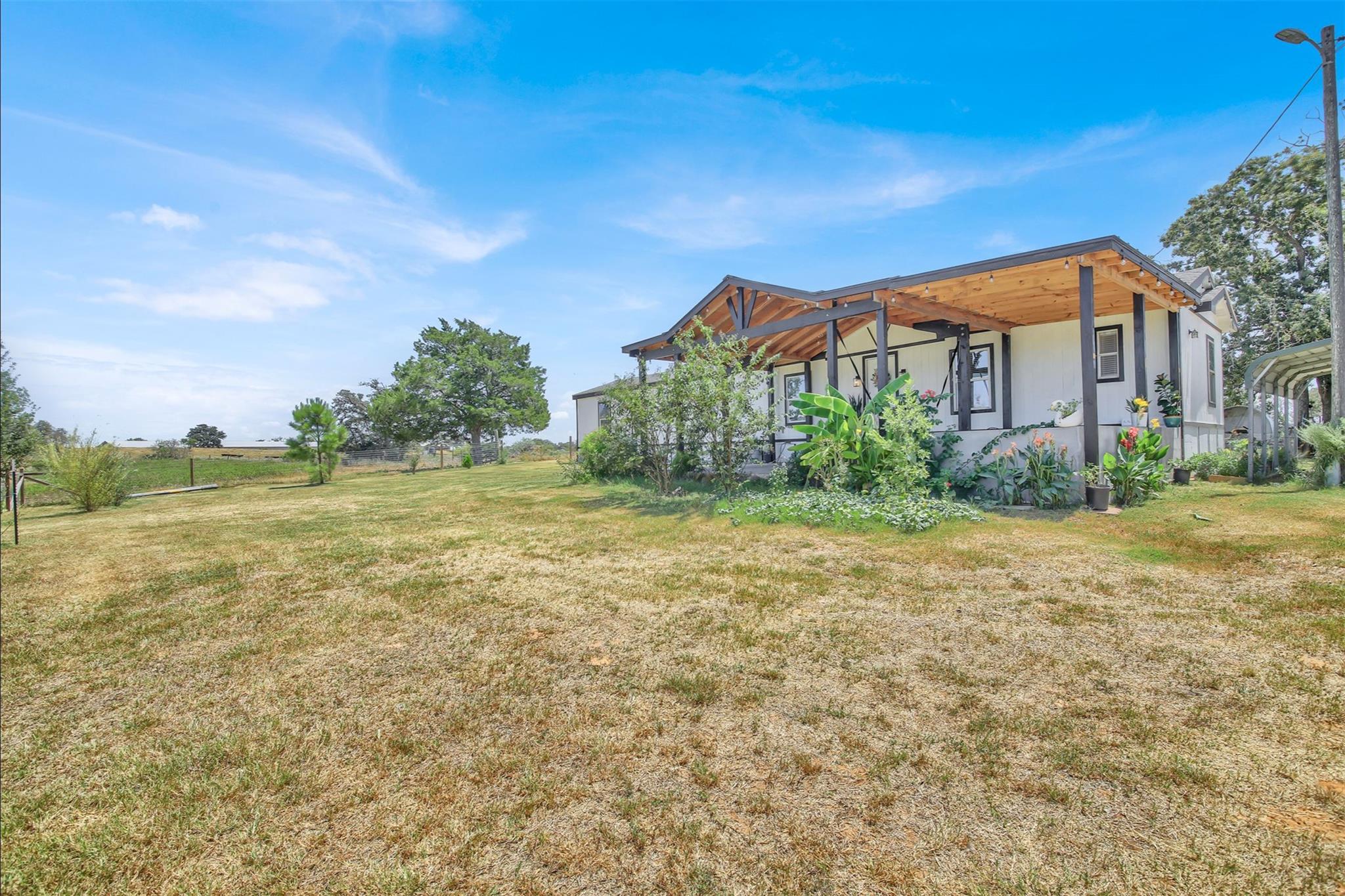 599  County Rd 475 Rd, Luling, TX 78648 — photo 1