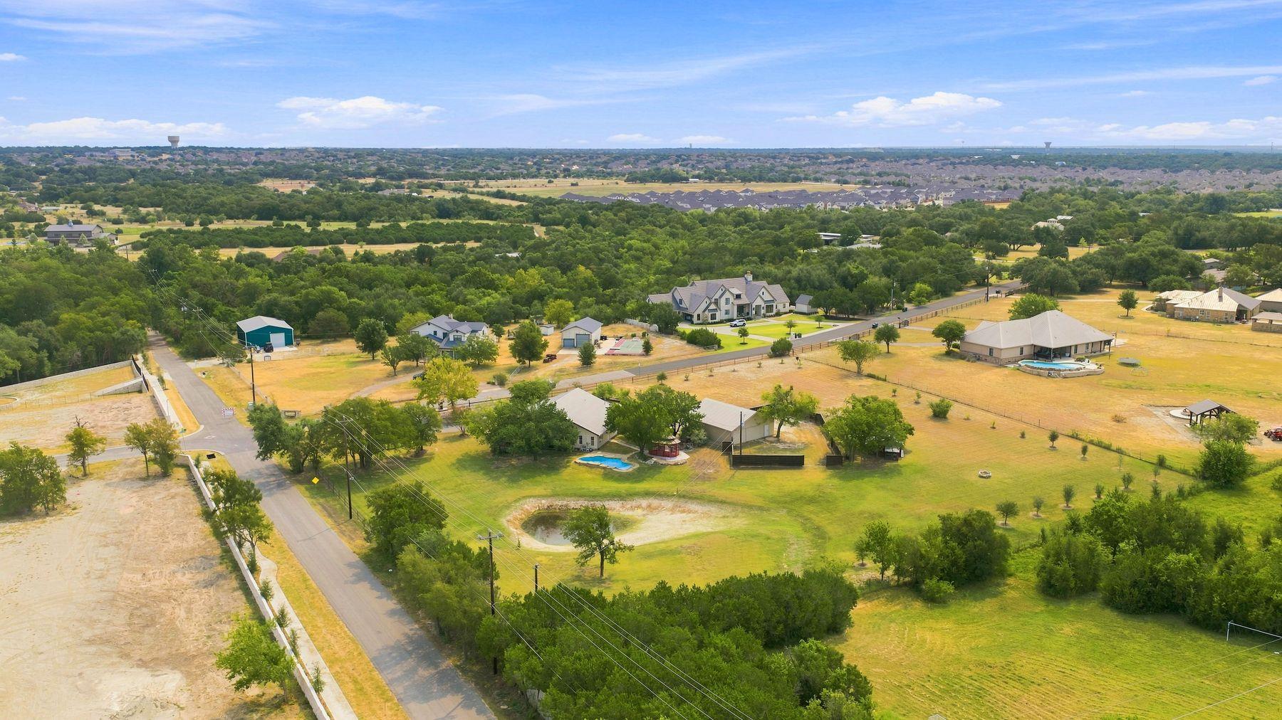 102 Valley View, Leander, TX 78641 — photo 1