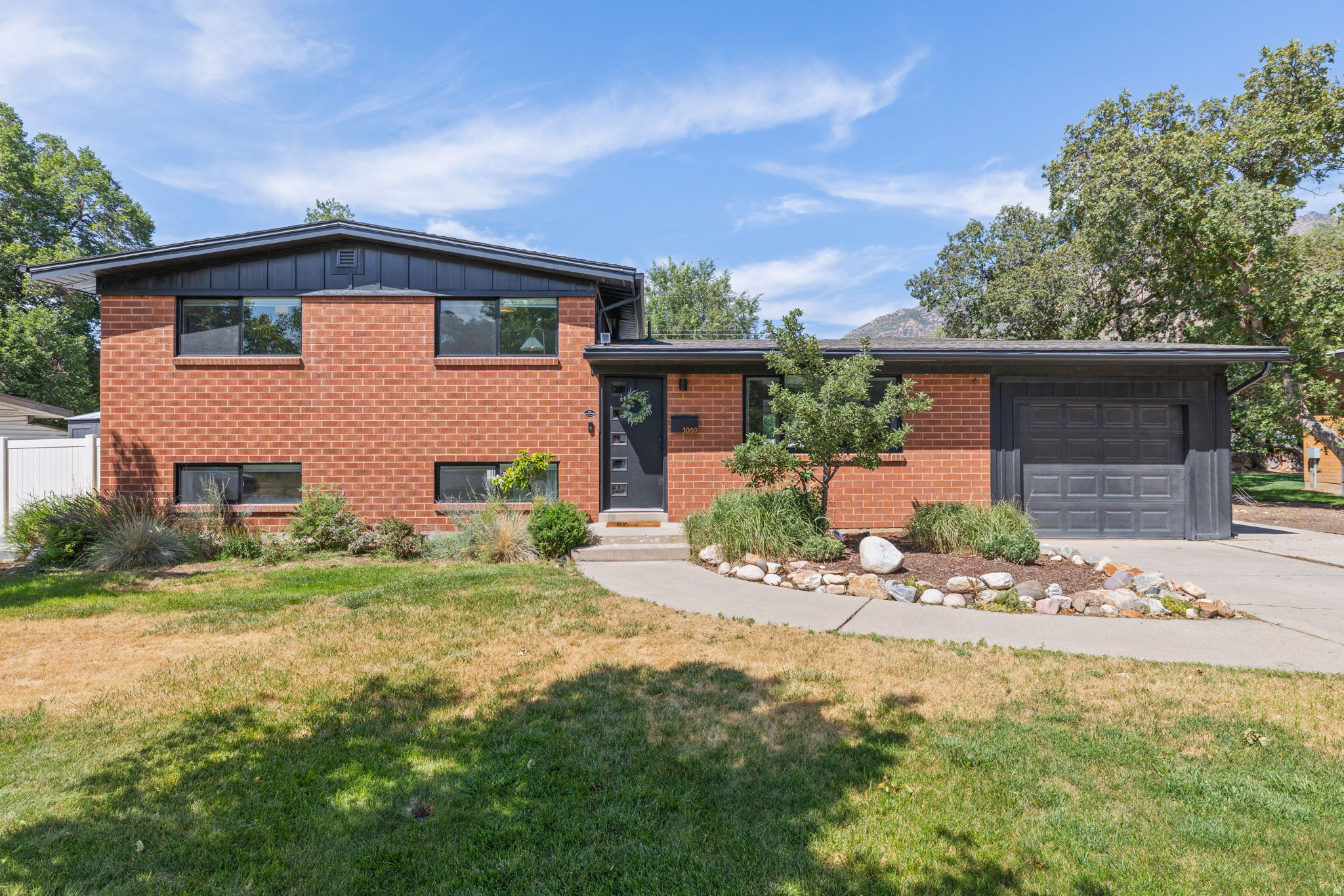 3069 E 7110 S, Cottonwood Heights, UT 84121 — photo 1