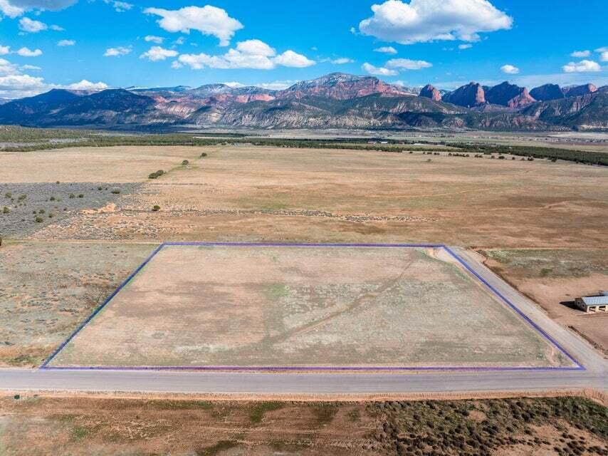 1705 E 460 N, New Harmony, UT 84757