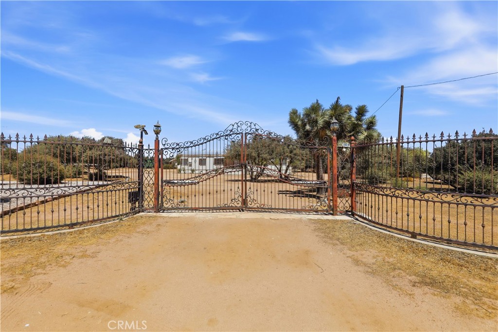11124 Medlow, Hesperia, CA 92344 — photo 1