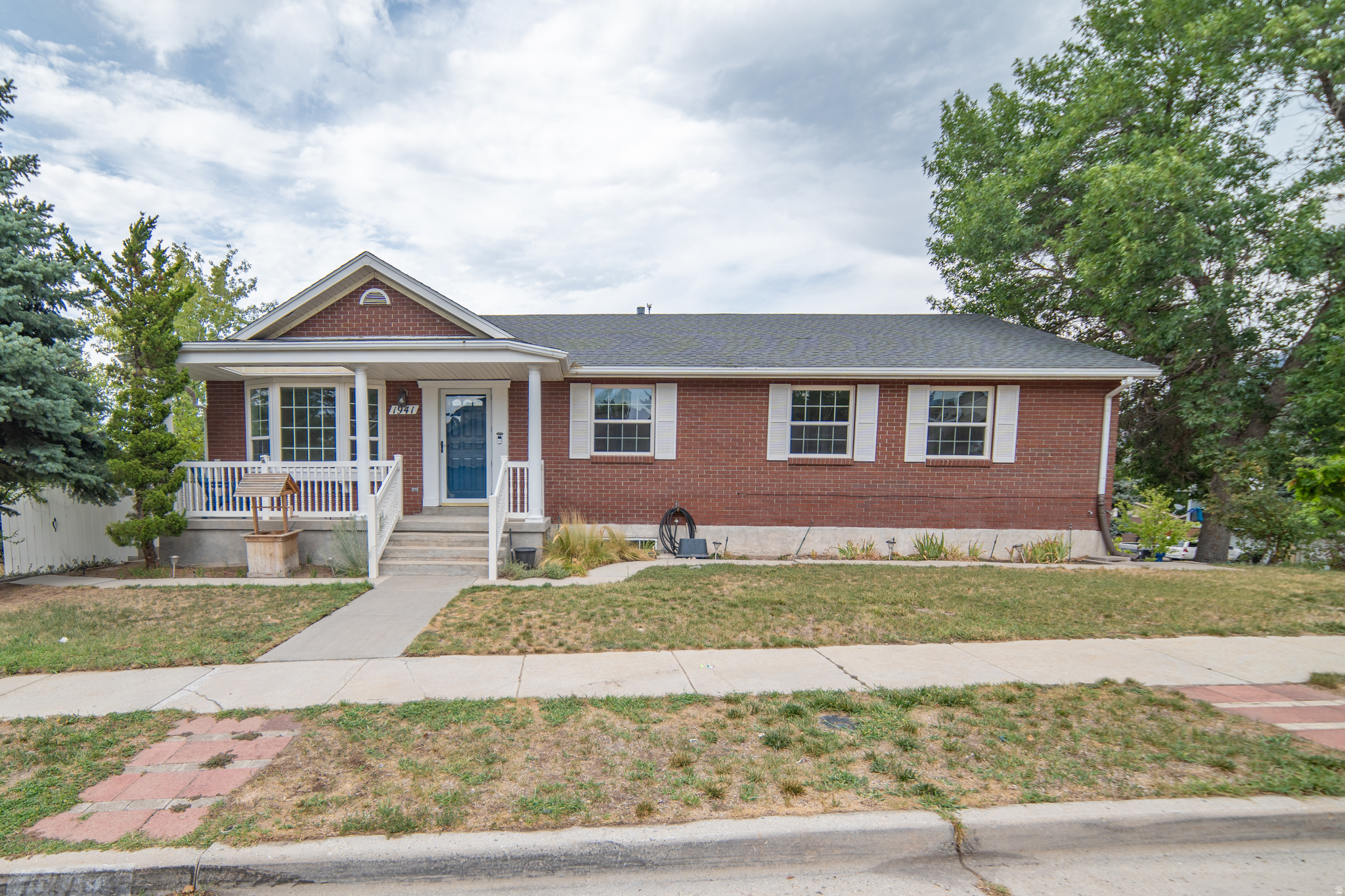 1941 E GUNTHER DR, Cottonwood Heights, UT 84121 — photo 1
