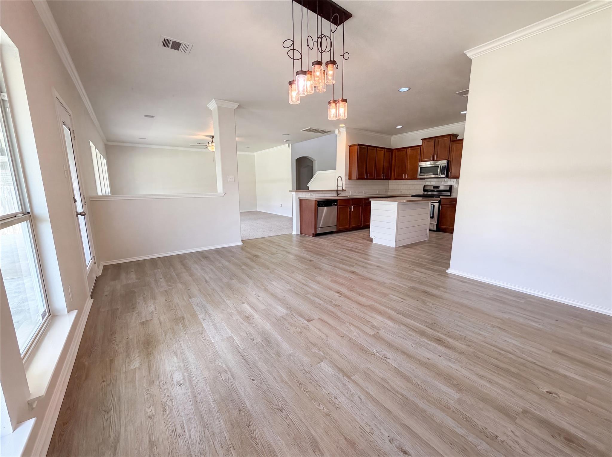 142 Snow Owl, Buda, TX 78610 — photo 1