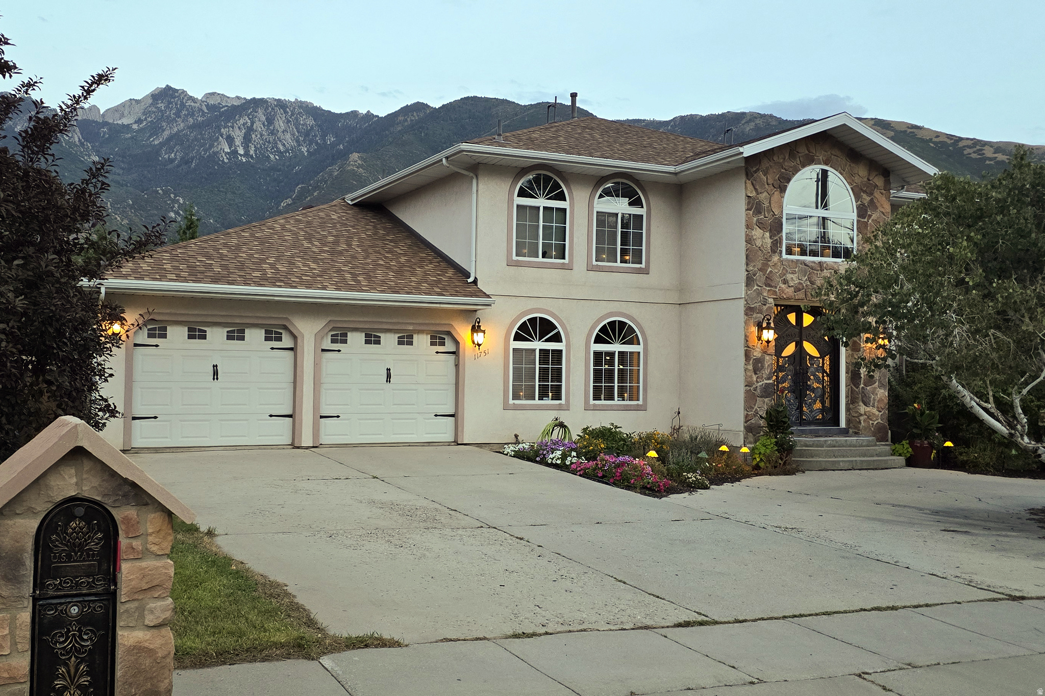 11751 S 1700 E, Sandy, UT 84092 — photo 1