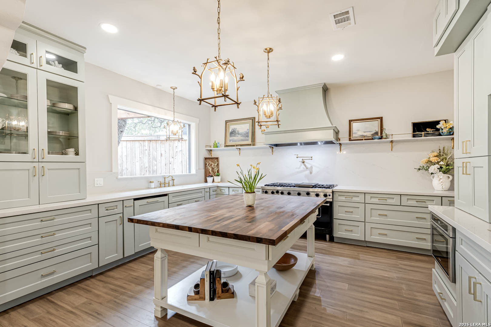 7110 PONIENTE LN, San Antonio, TX 78209 — photo 1