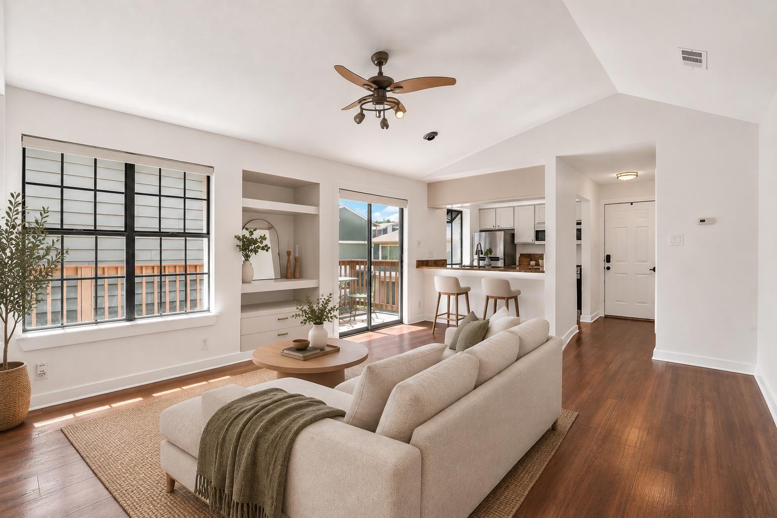 2215 Post, Austin, TX 78704 — photo 1