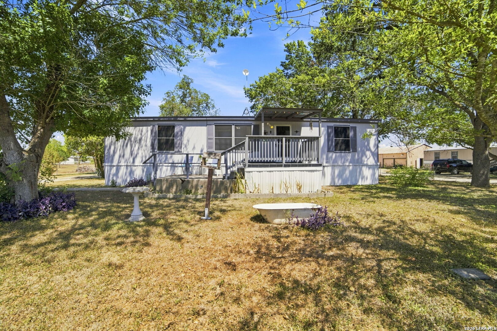 207 River Ln, La Vernia, TX 78121 — photo 1