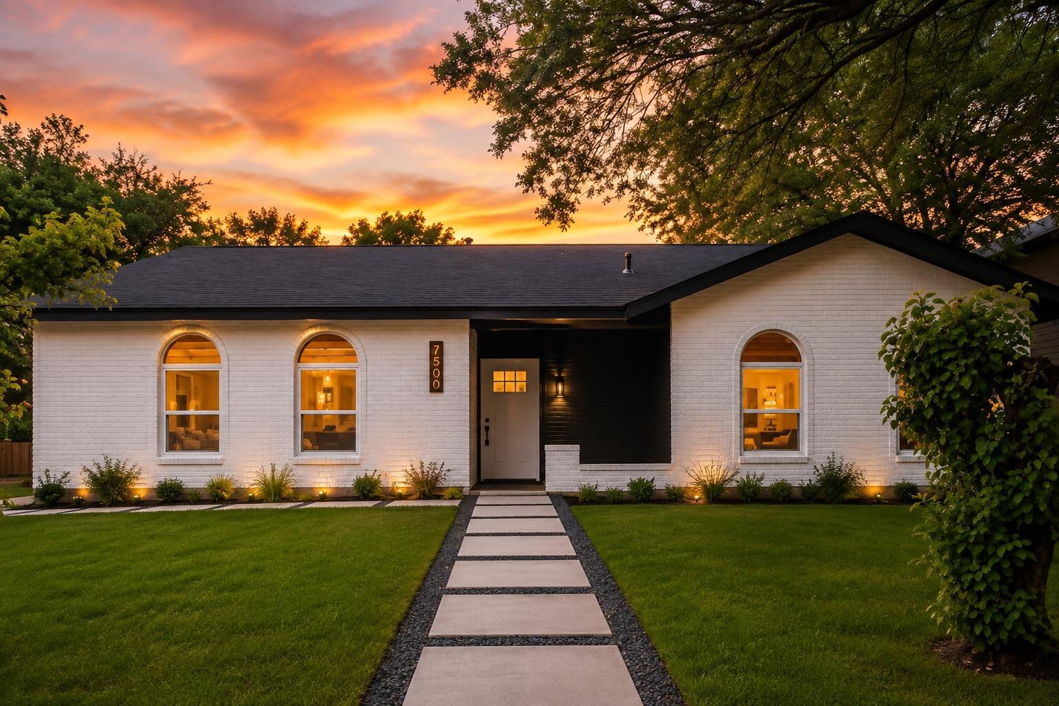 7500 Rio, Austin, TX 78724 — photo 1