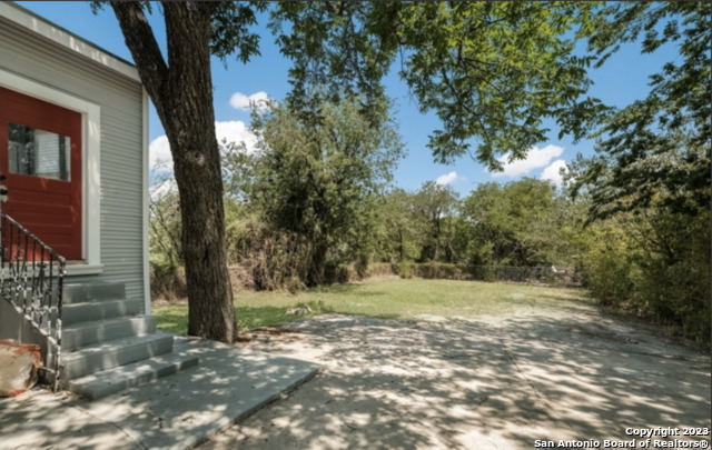 621 Hays, ,  78202 — photo 1