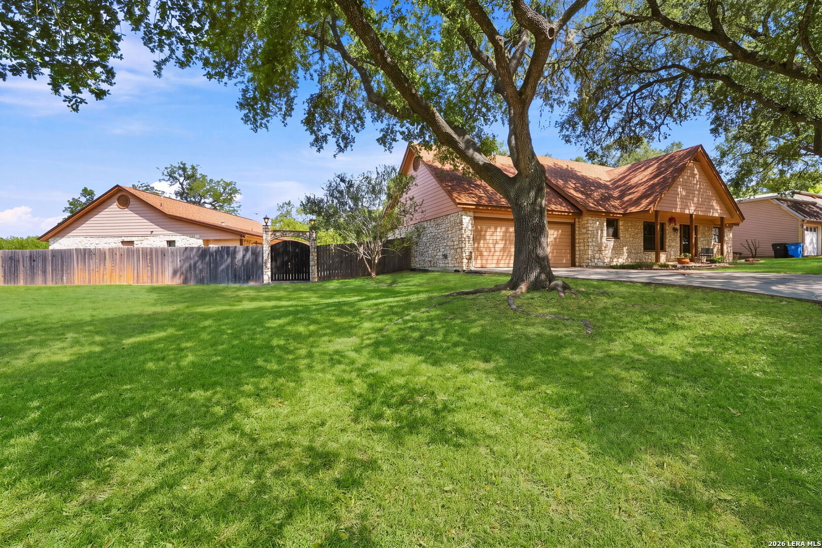 117 HAMPTON DR, , 78155 — photo 1