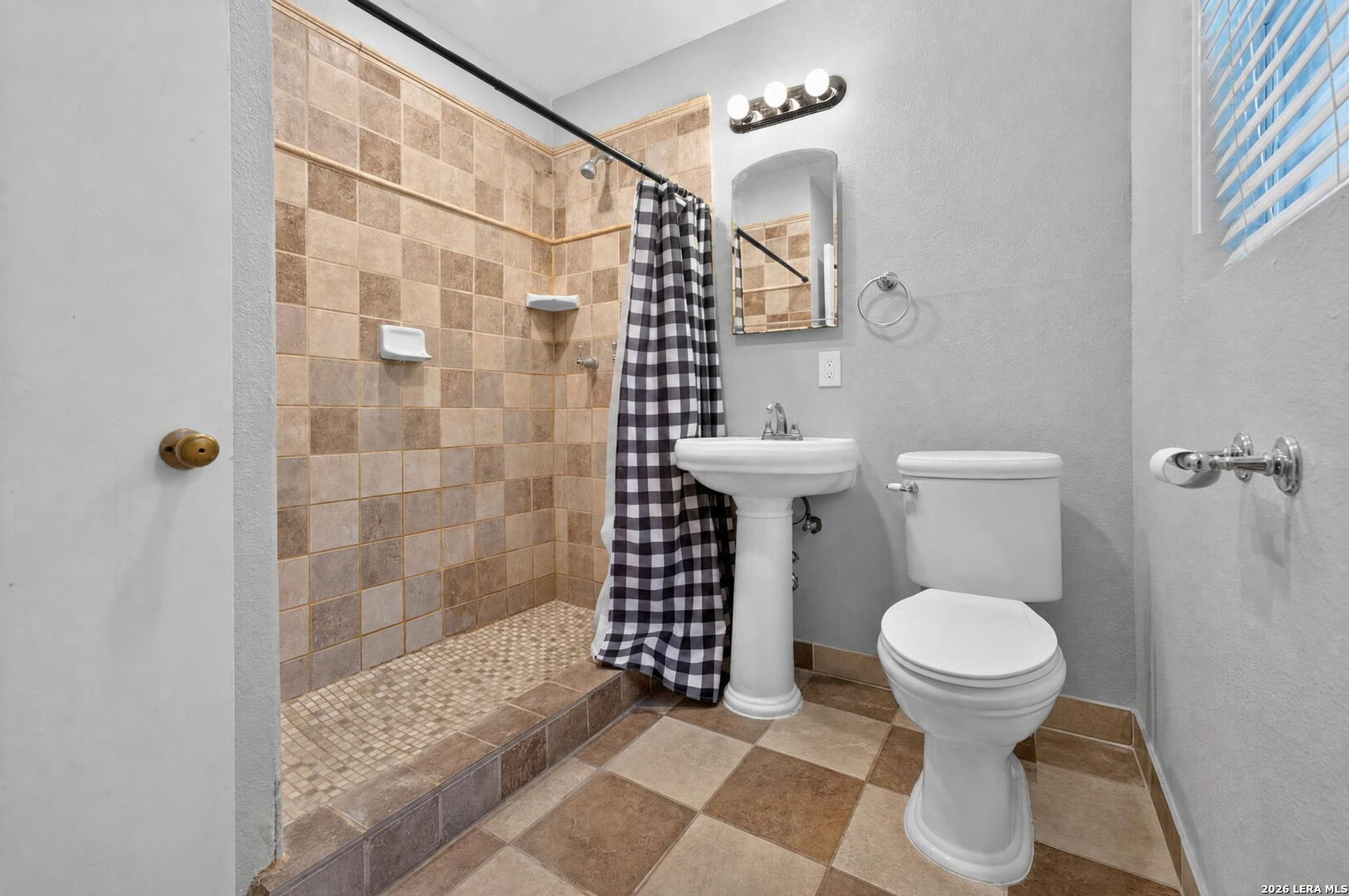 111 Laddie Pl, ,  78201 — photo 1